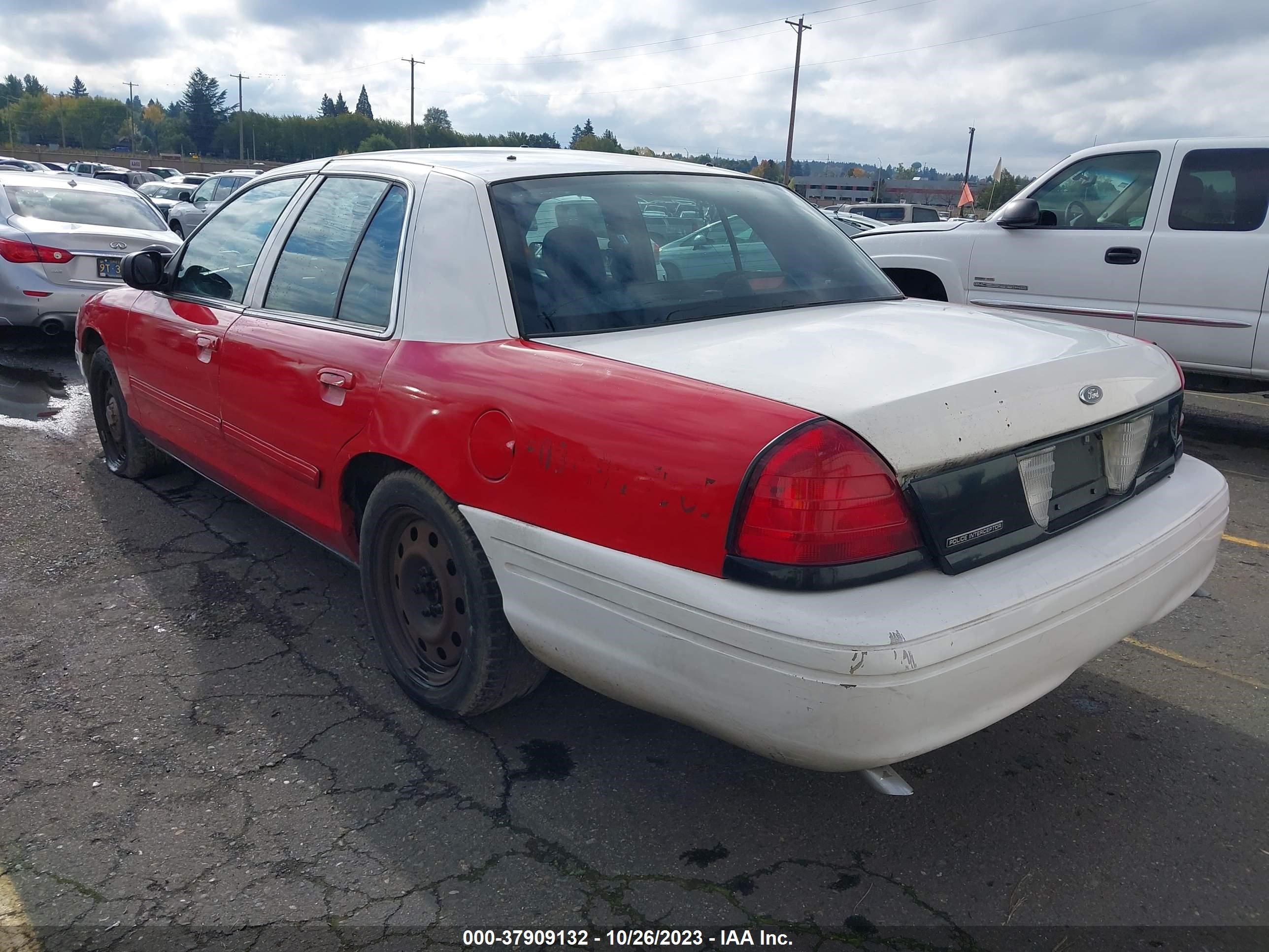 Photo 2 VIN: 2FAHP71V39X145281 - FORD CROWN VICTORIA 