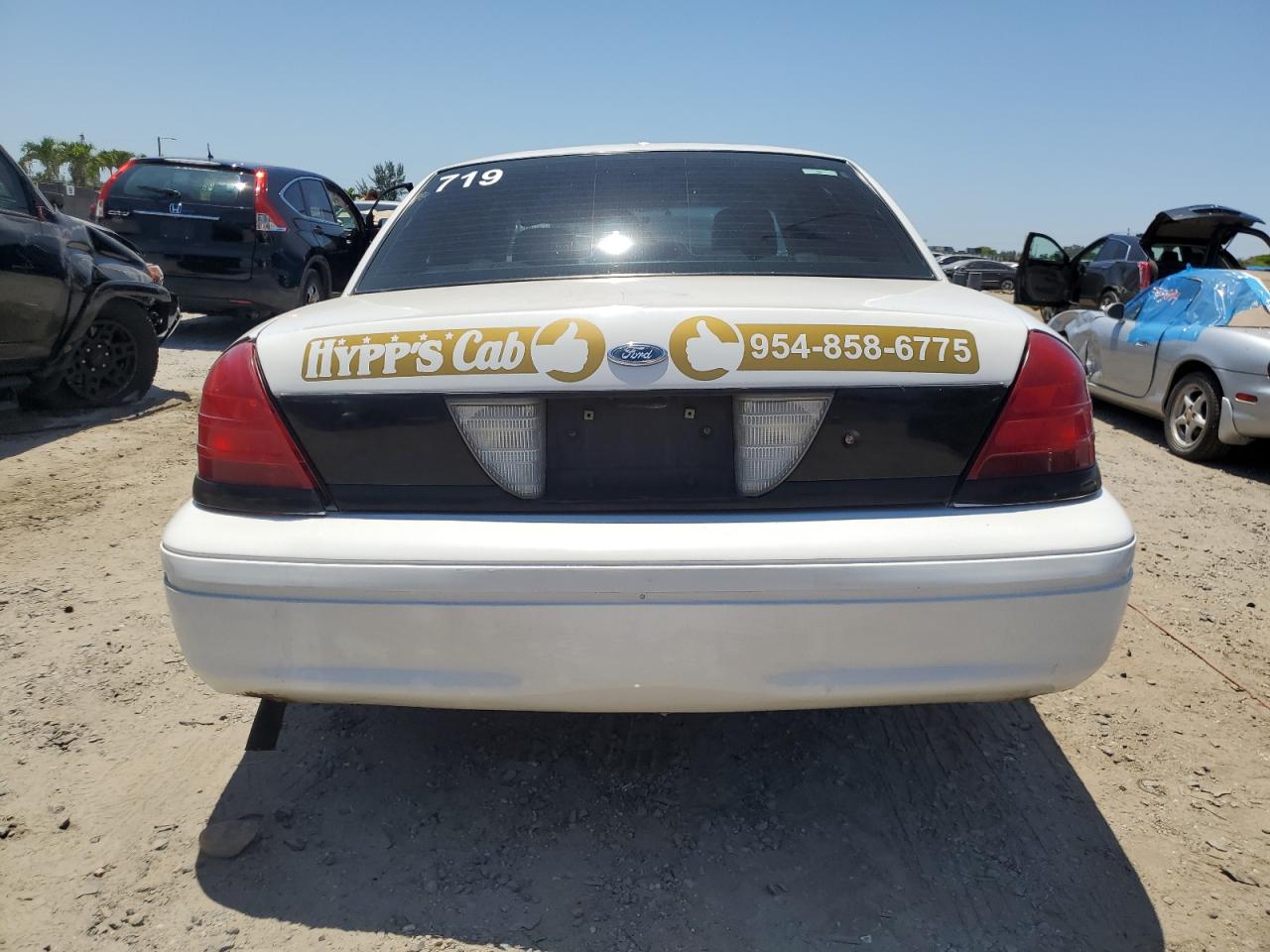 Photo 5 VIN: 2FAHP71V48X159947 - FORD CROWN VICTORIA 