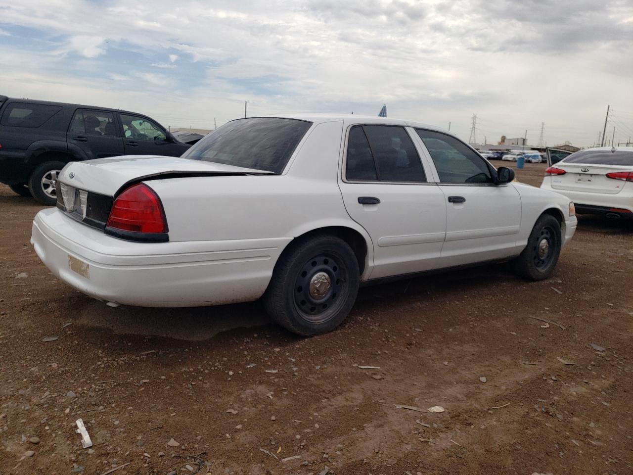 Photo 2 VIN: 2FAHP71V58X136967 - FORD CROWN VICTORIA 