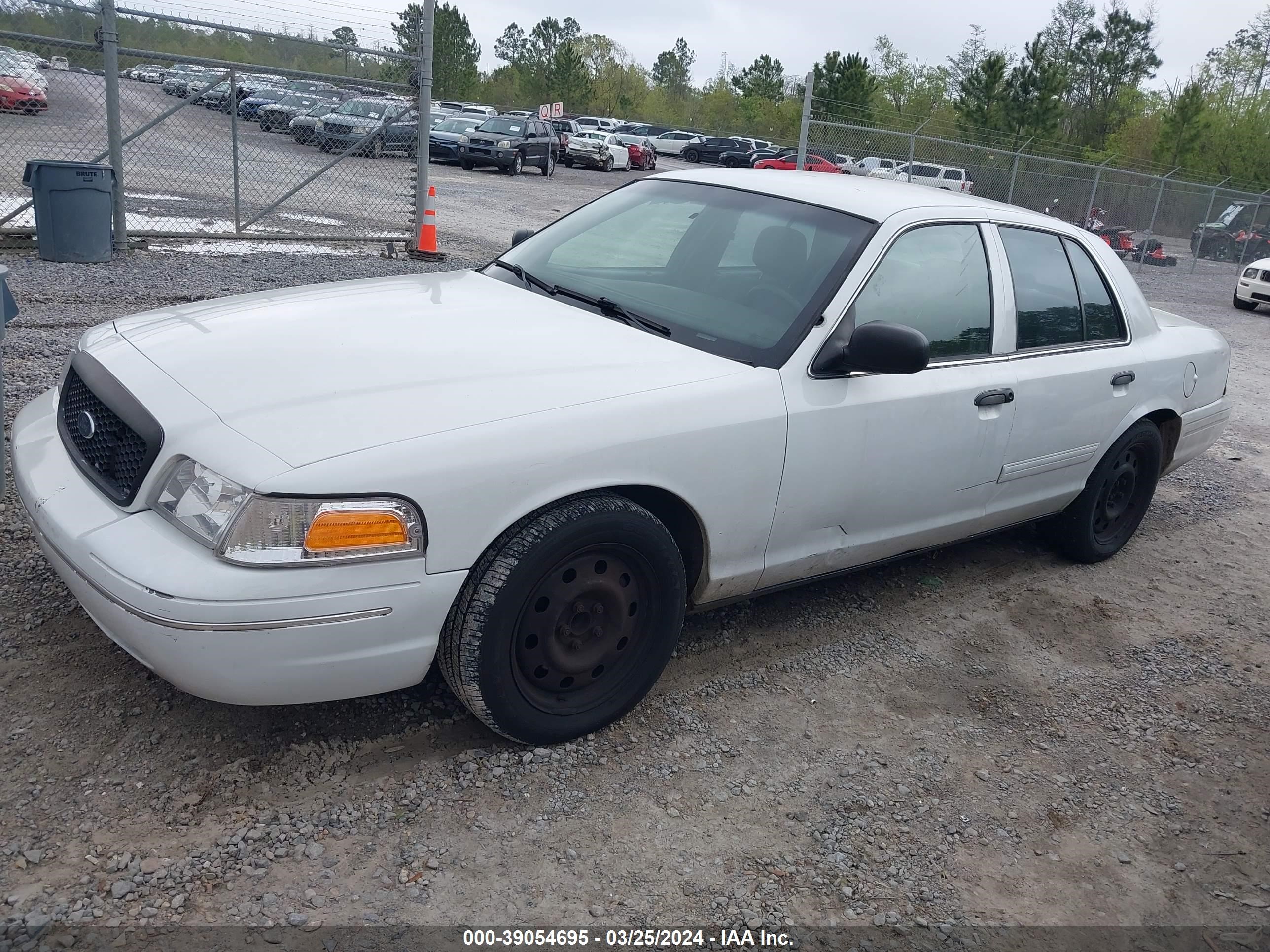 Photo 1 VIN: 2FAHP71V69X100447 - FORD CROWN VICTORIA 