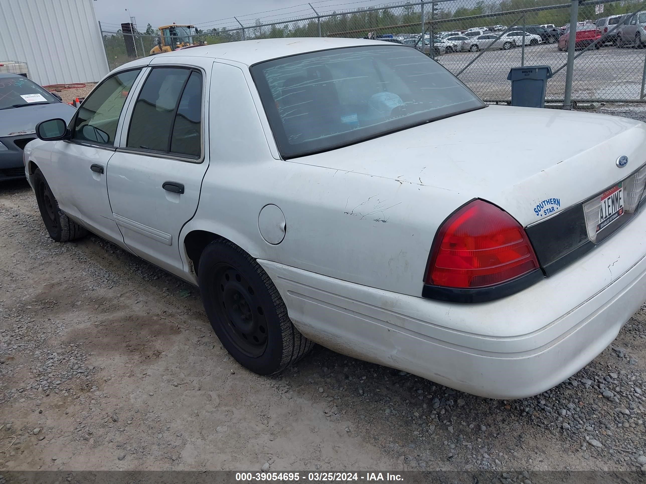 Photo 12 VIN: 2FAHP71V69X100447 - FORD CROWN VICTORIA 