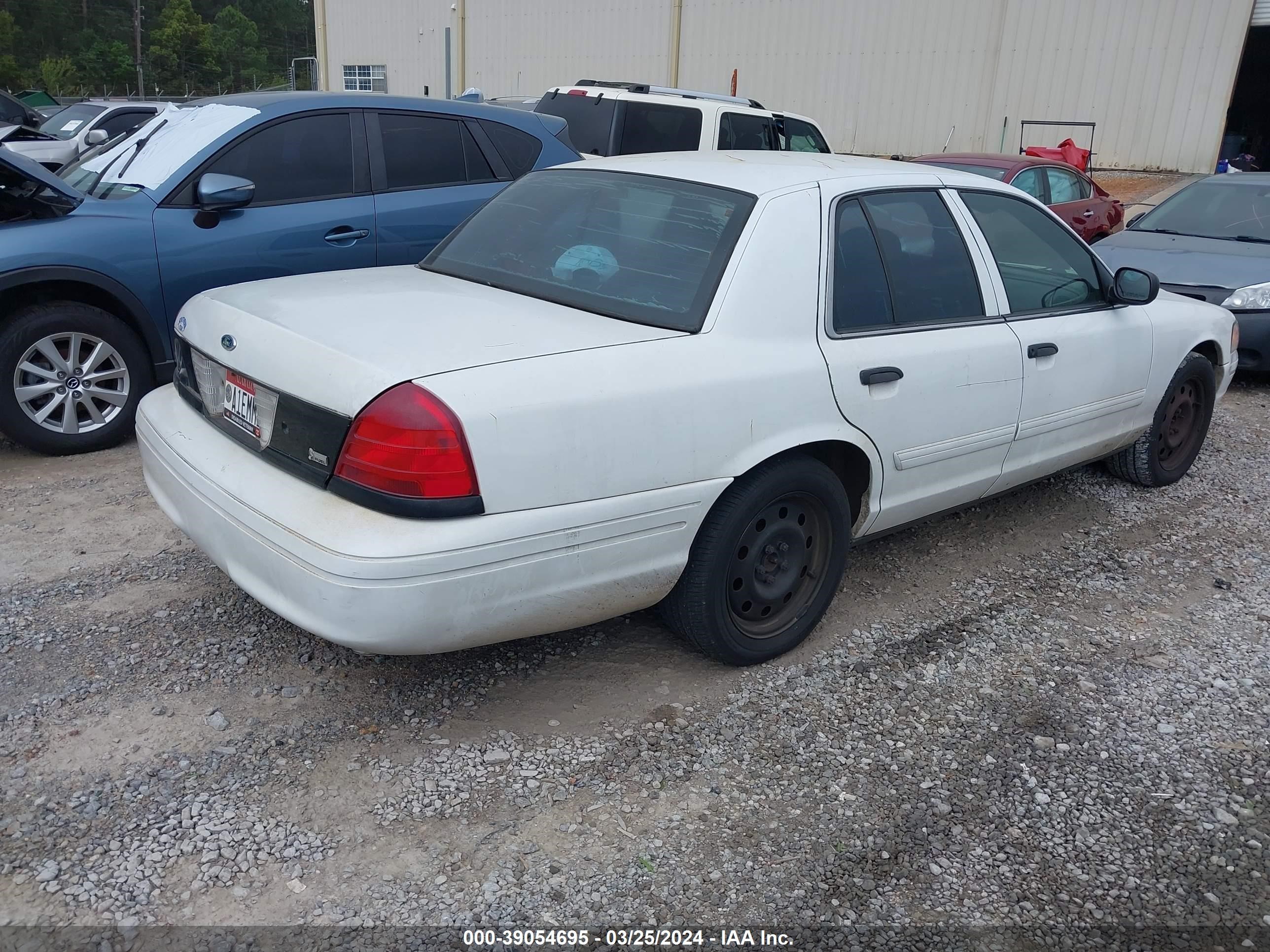 Photo 3 VIN: 2FAHP71V69X100447 - FORD CROWN VICTORIA 