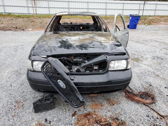 Photo 4 VIN: 2FAHP71V69X112193 - FORD CROWN VIC 