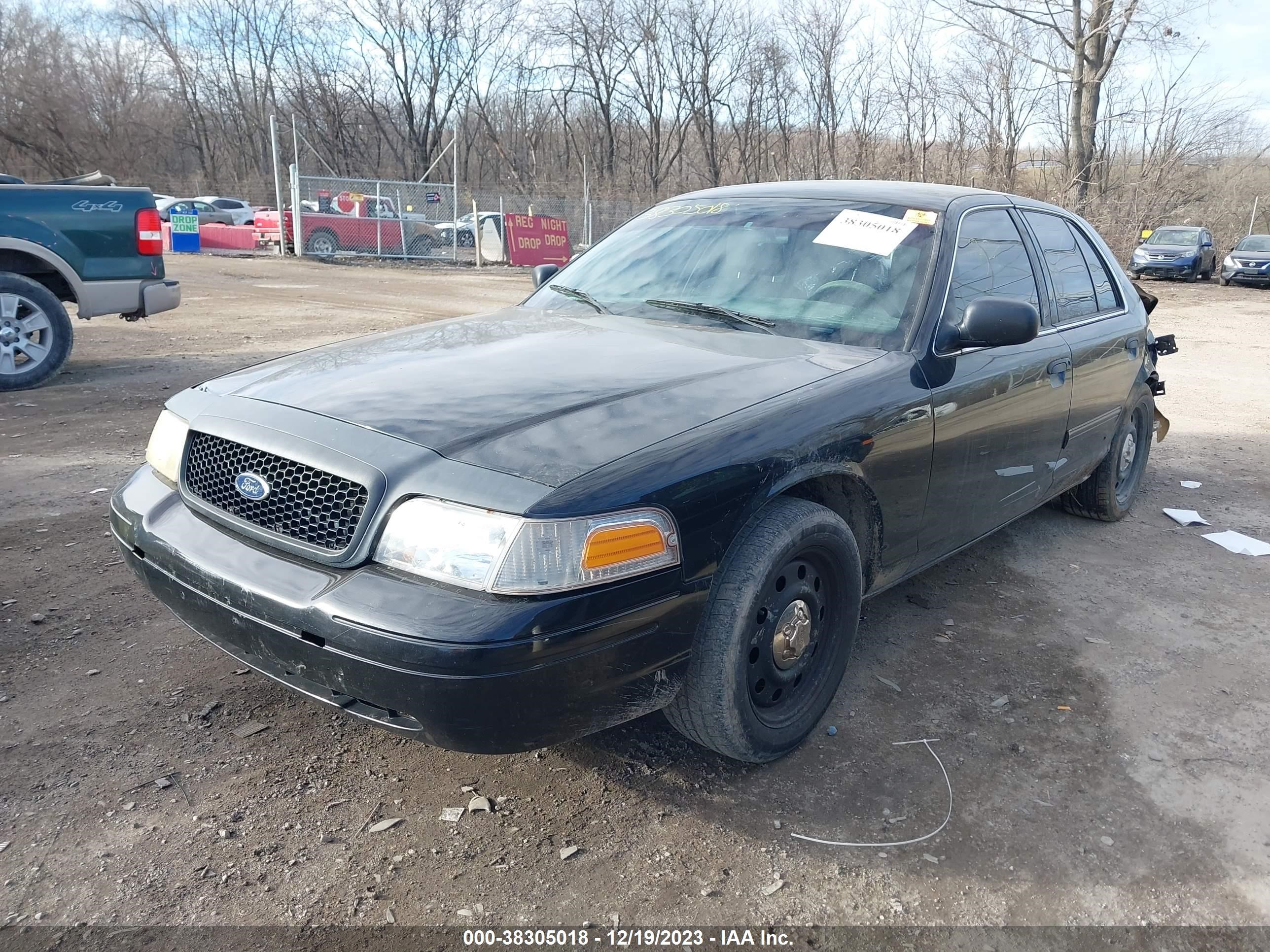 Photo 1 VIN: 2FAHP71V69X147154 - FORD CROWN VICTORIA 