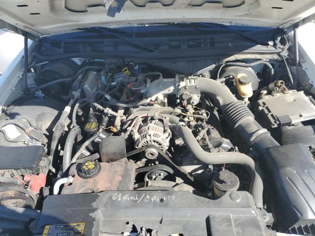 Photo 10 VIN: 2FAHP71V79X137765 - FORD CROWN VICT 