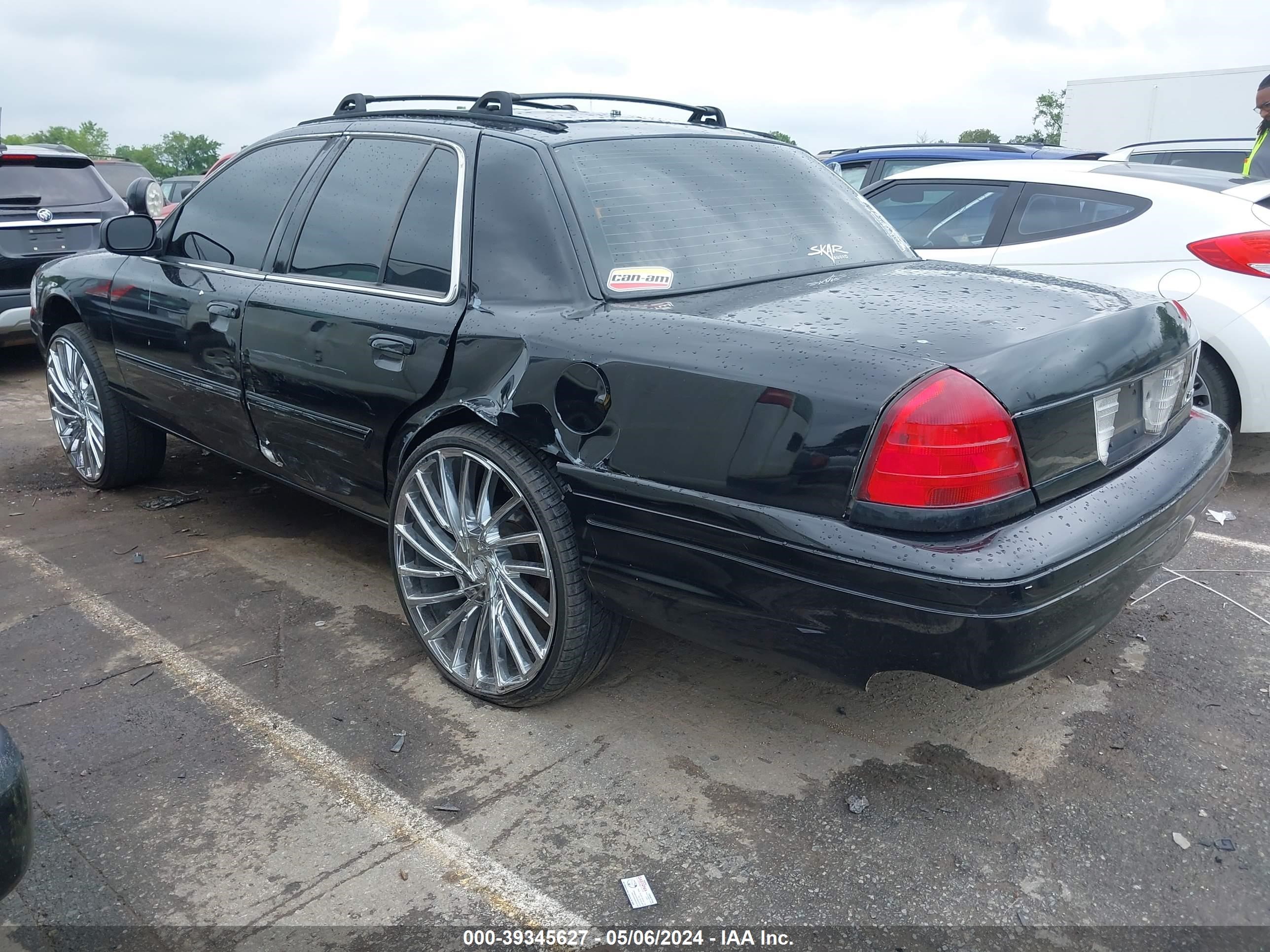 Photo 2 VIN: 2FAHP71V89X108968 - FORD CROWN VICTORIA 