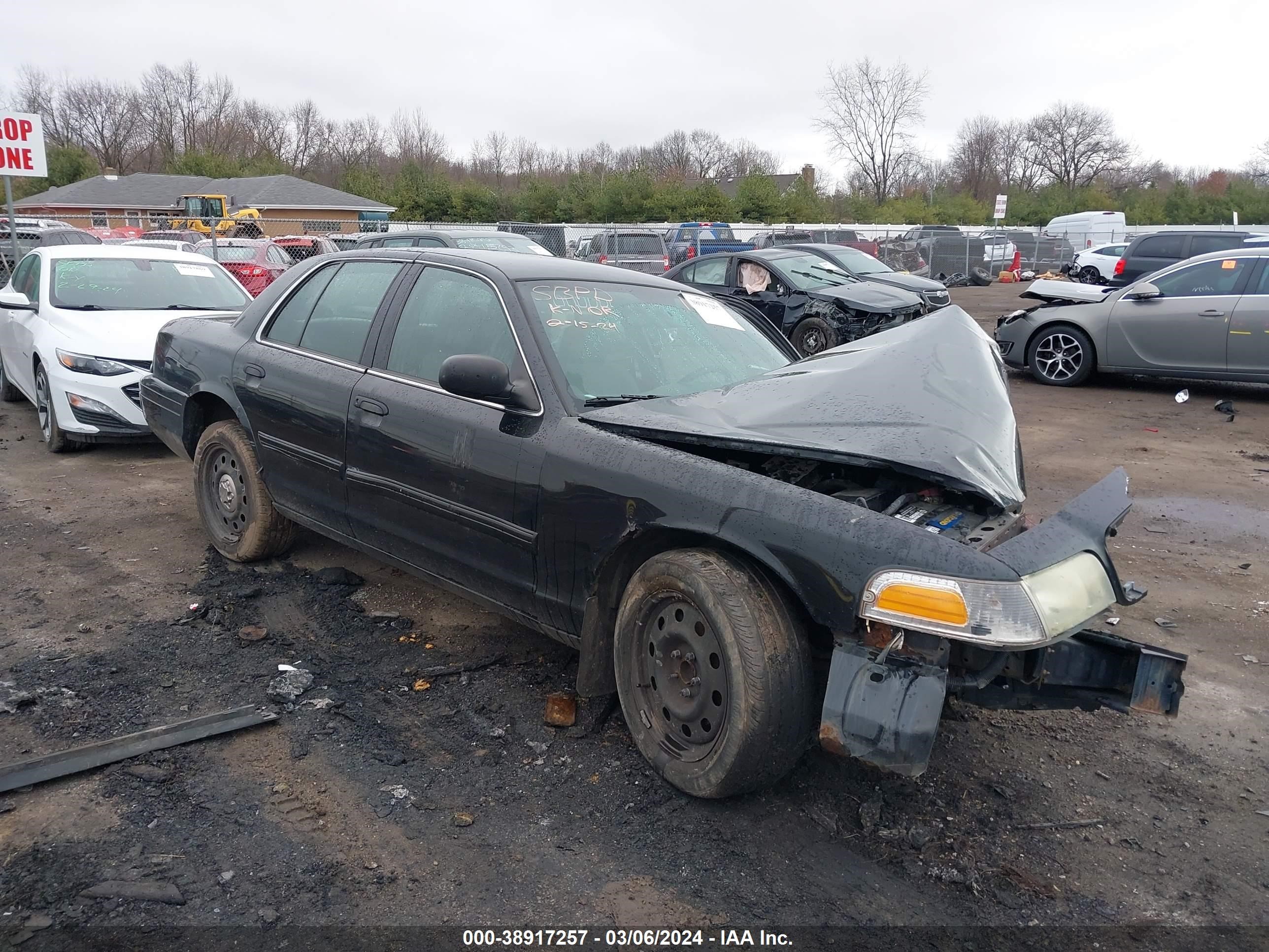 Photo 0 VIN: 2FAHP71VX9X143415 - FORD CROWN VICTORIA 