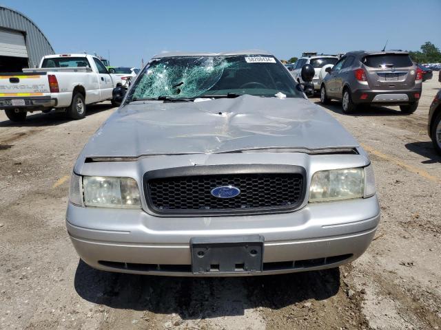 Photo 4 VIN: 2FAHP71VX9X146685 - FORD CROWN VIC 