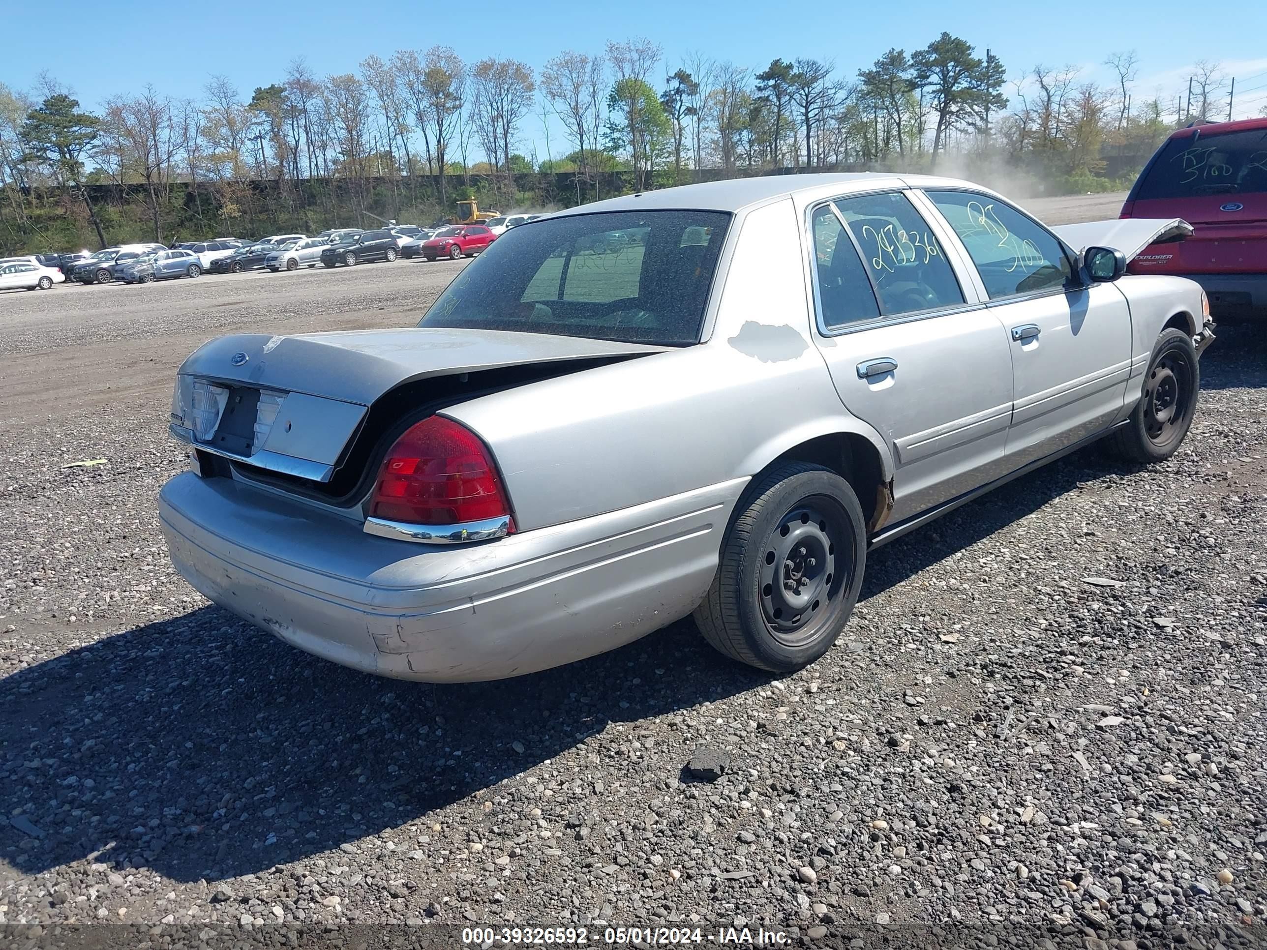 Photo 3 VIN: 2FAHP71W17X148749 - FORD CROWN VICTORIA 