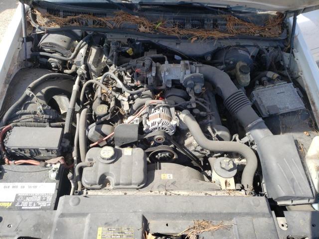 Photo 10 VIN: 2FAHP71W37X114828 - FORD CROWN VIC 