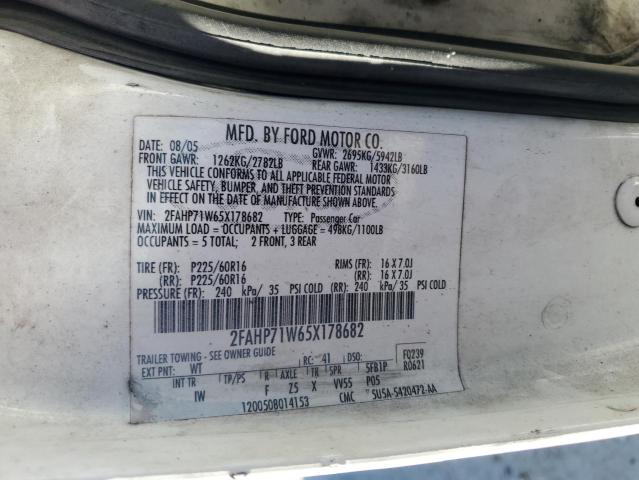 Photo 11 VIN: 2FAHP71W65X178682 - FORD CROWN VIC 