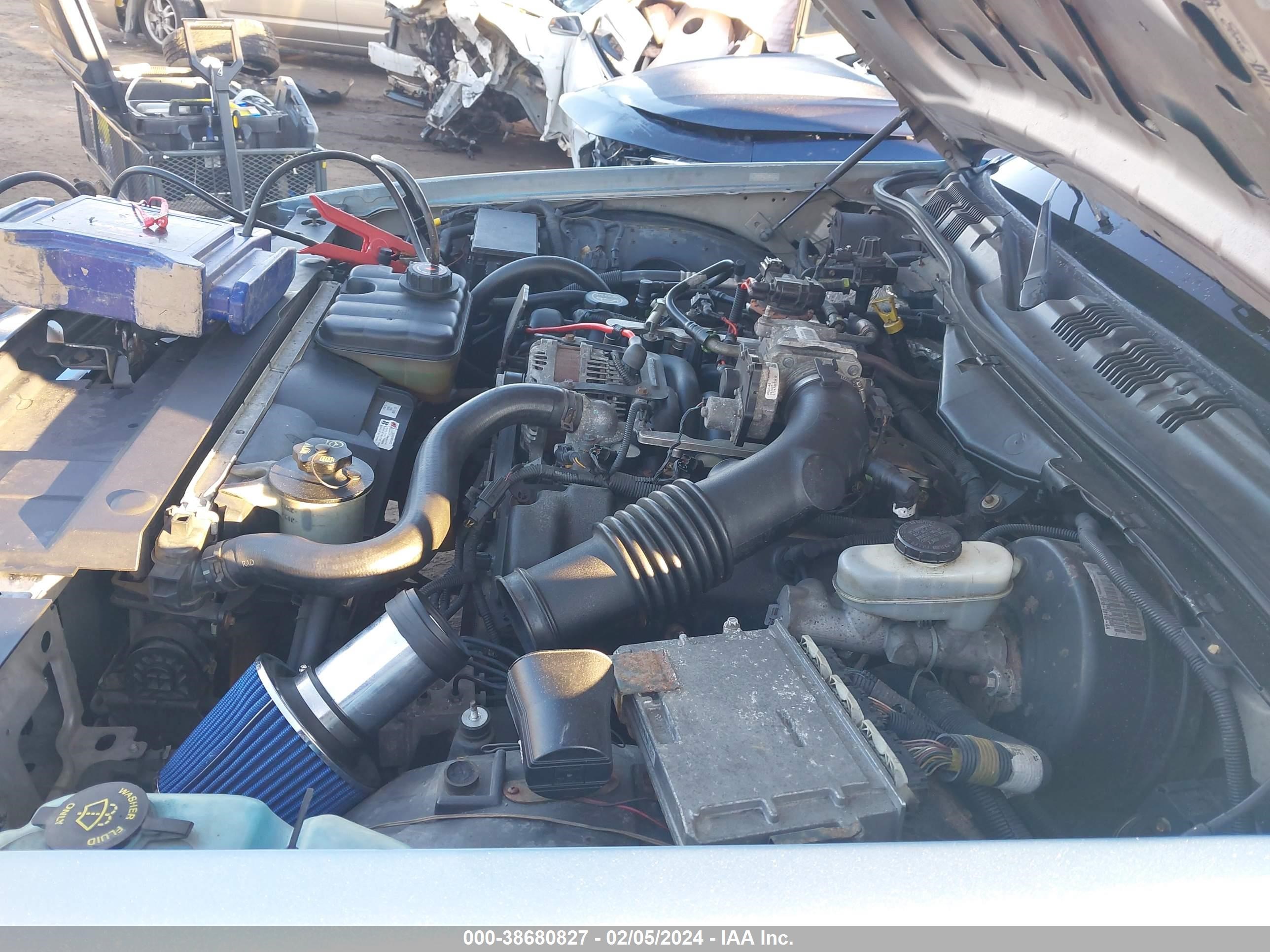 Photo 9 VIN: 2FAHP71W87X163071 - FORD CROWN VICTORIA 