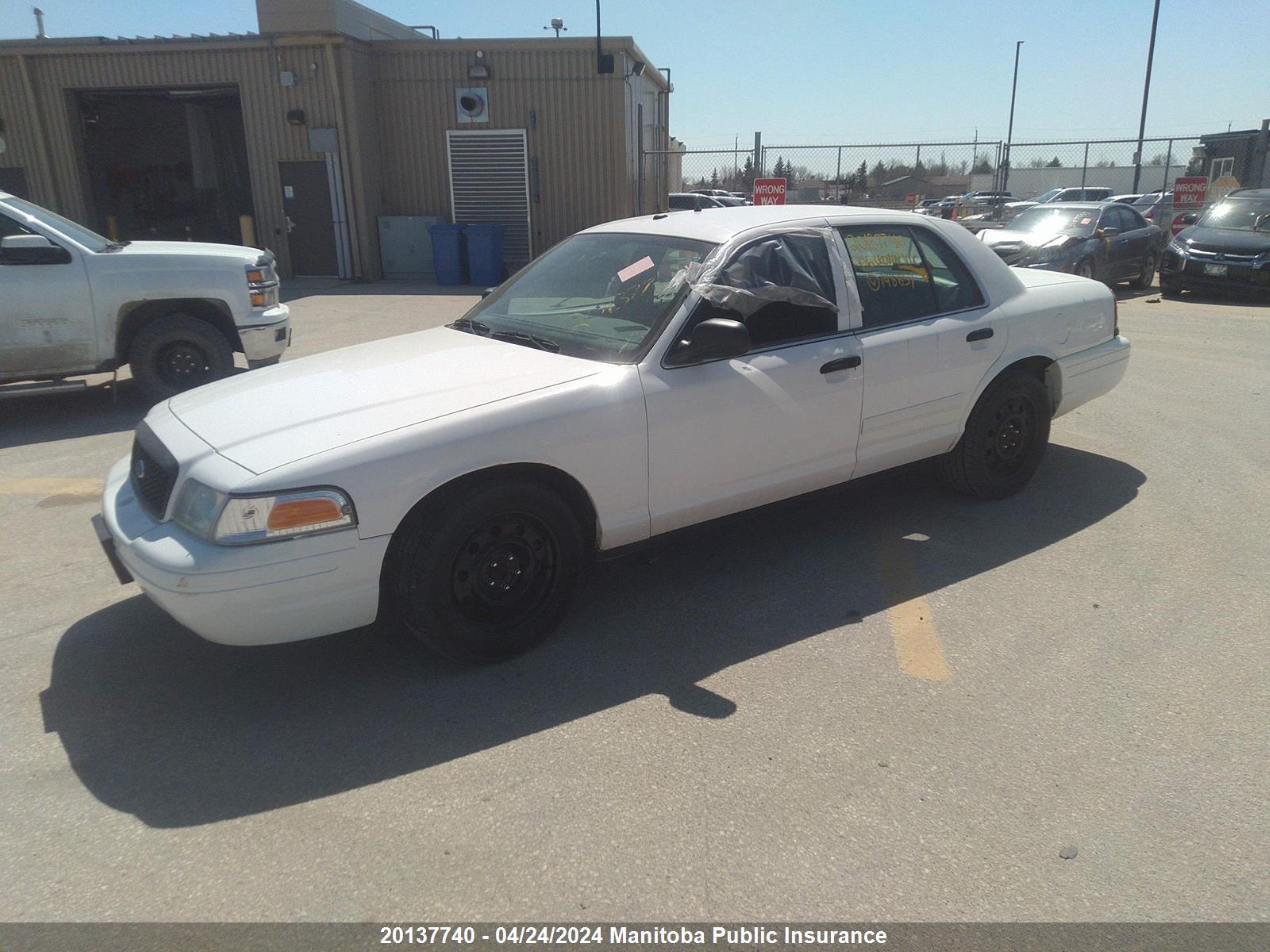 Photo 1 VIN: 2FAHP71W96X148657 - FORD CROWN VICTORIA 