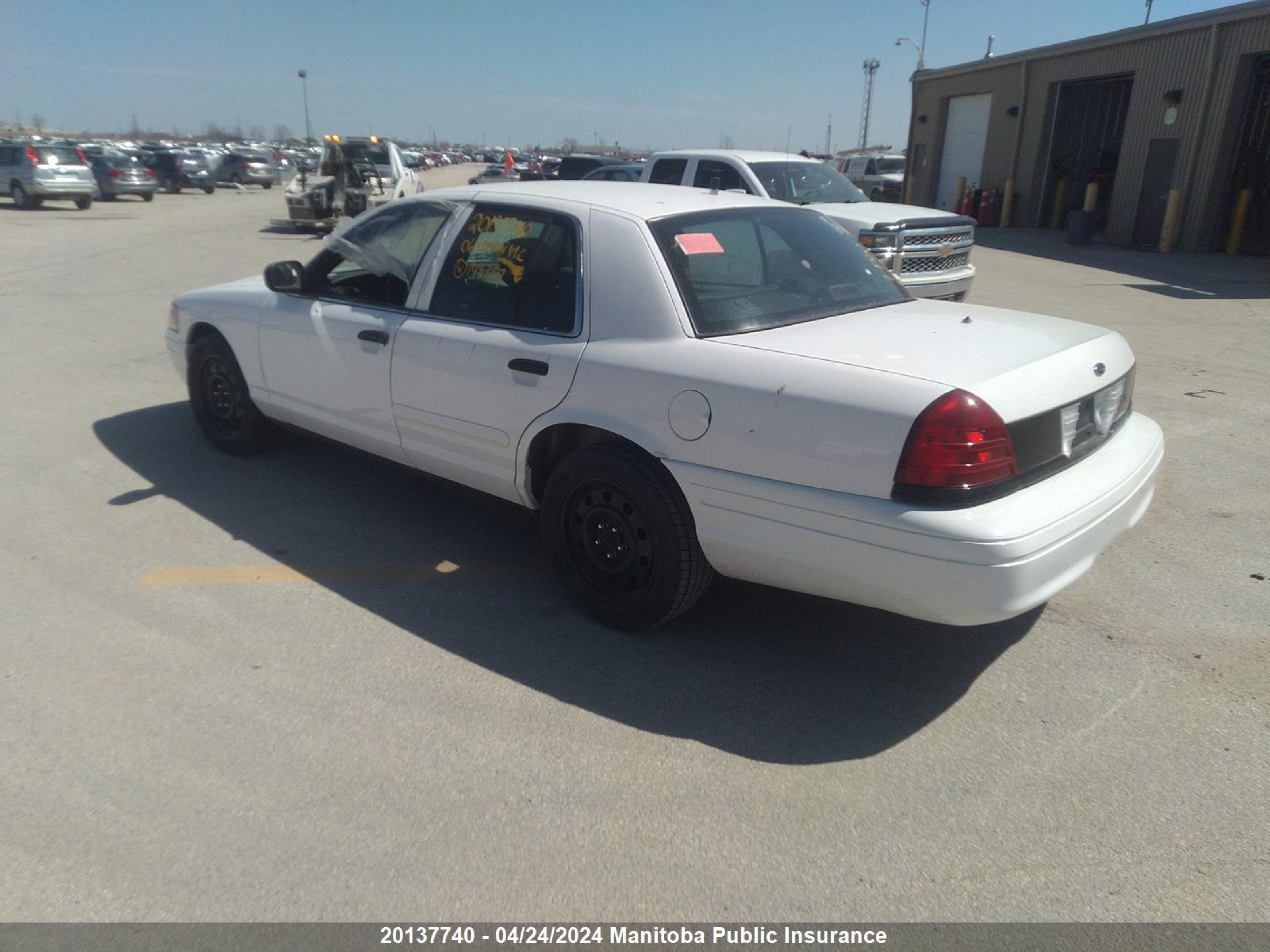 Photo 2 VIN: 2FAHP71W96X148657 - FORD CROWN VICTORIA 