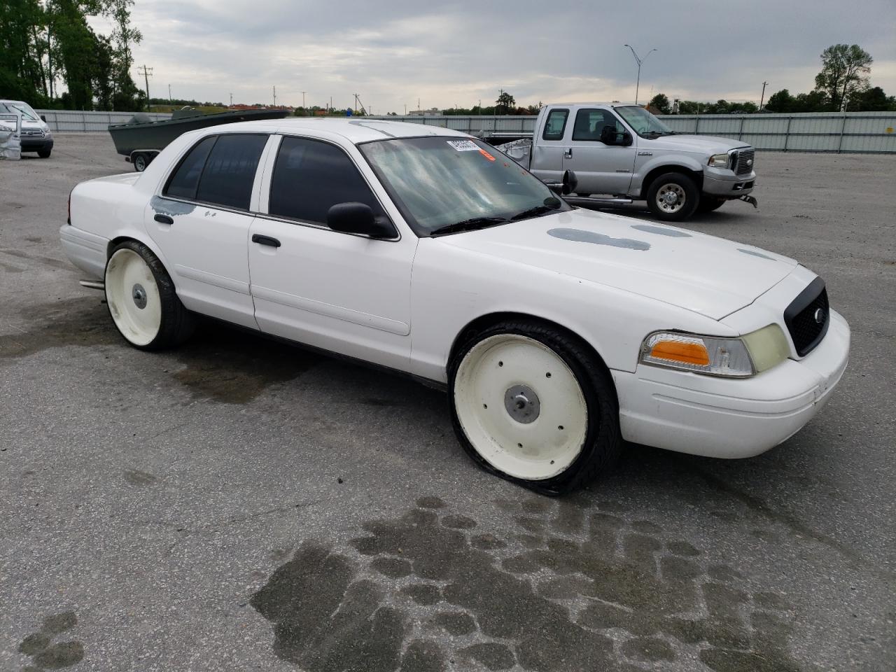 Photo 3 VIN: 2FAHP71W97X105177 - FORD CROWN VICTORIA 