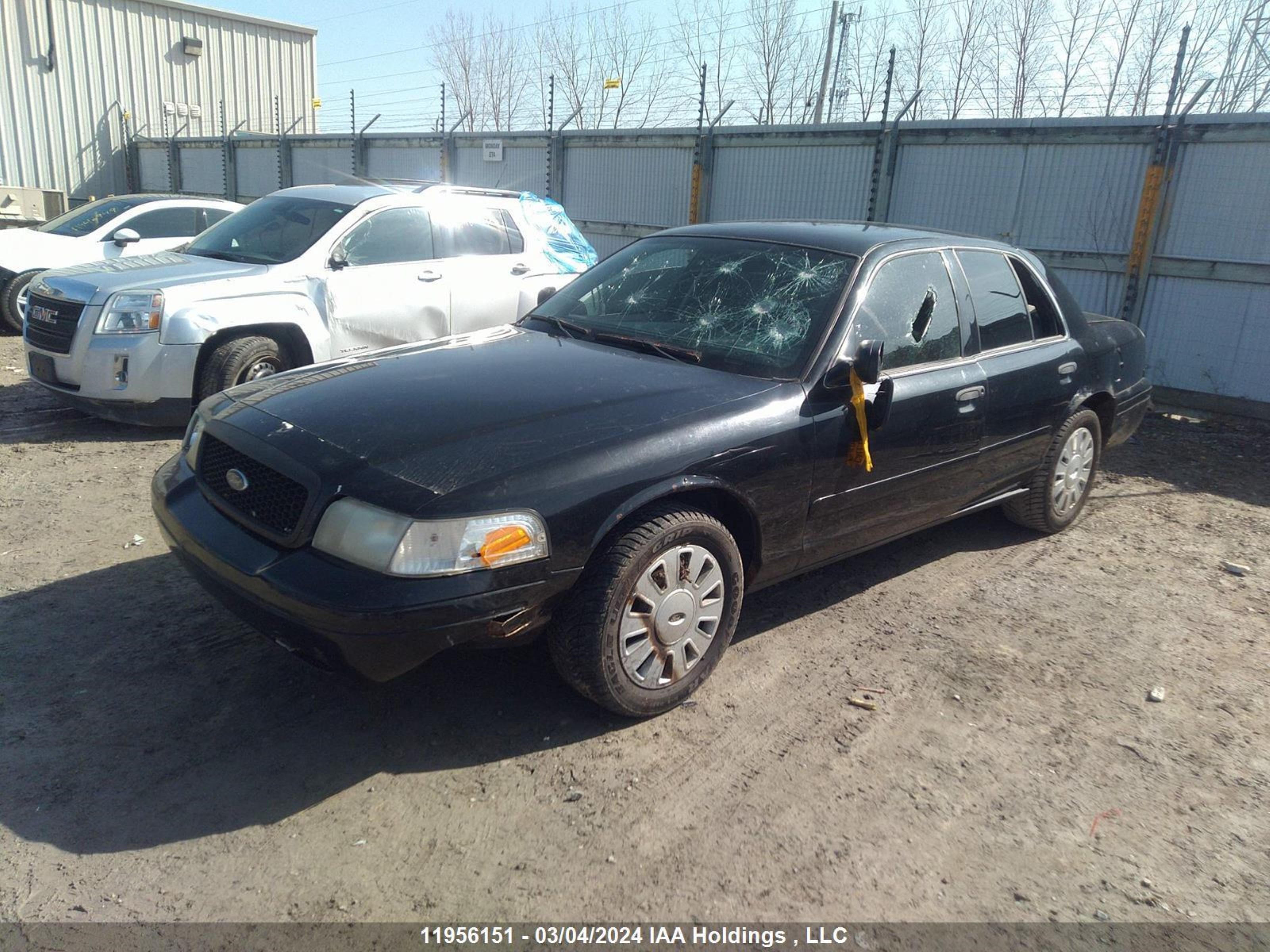 Photo 1 VIN: 2FAHP71WX7X134039 - FORD CROWN VICTORIA 