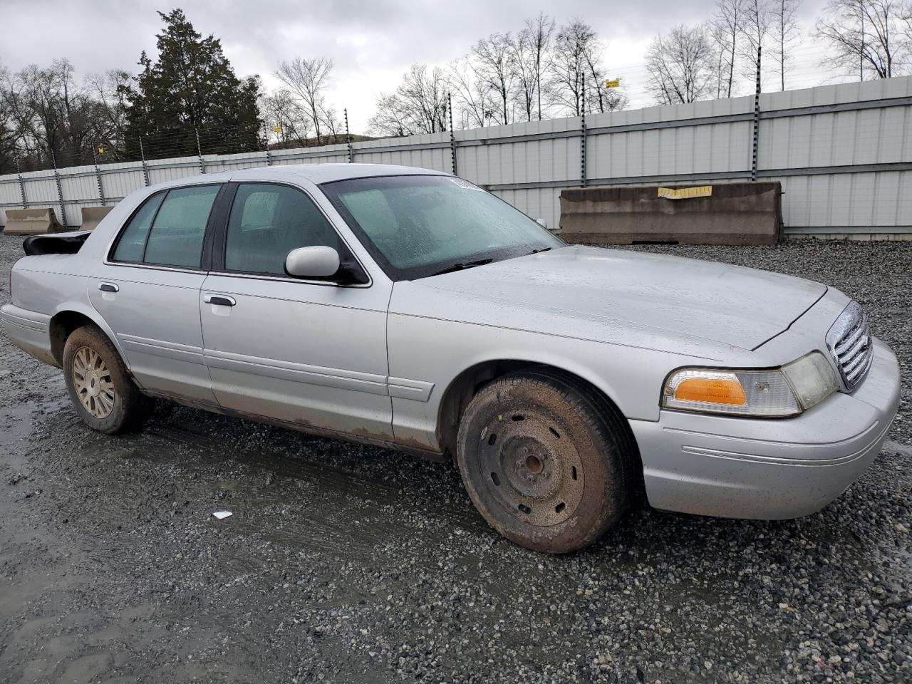 Photo 3 VIN: 2FAHP74W53X162322 - FORD CROWN VICTORIA 