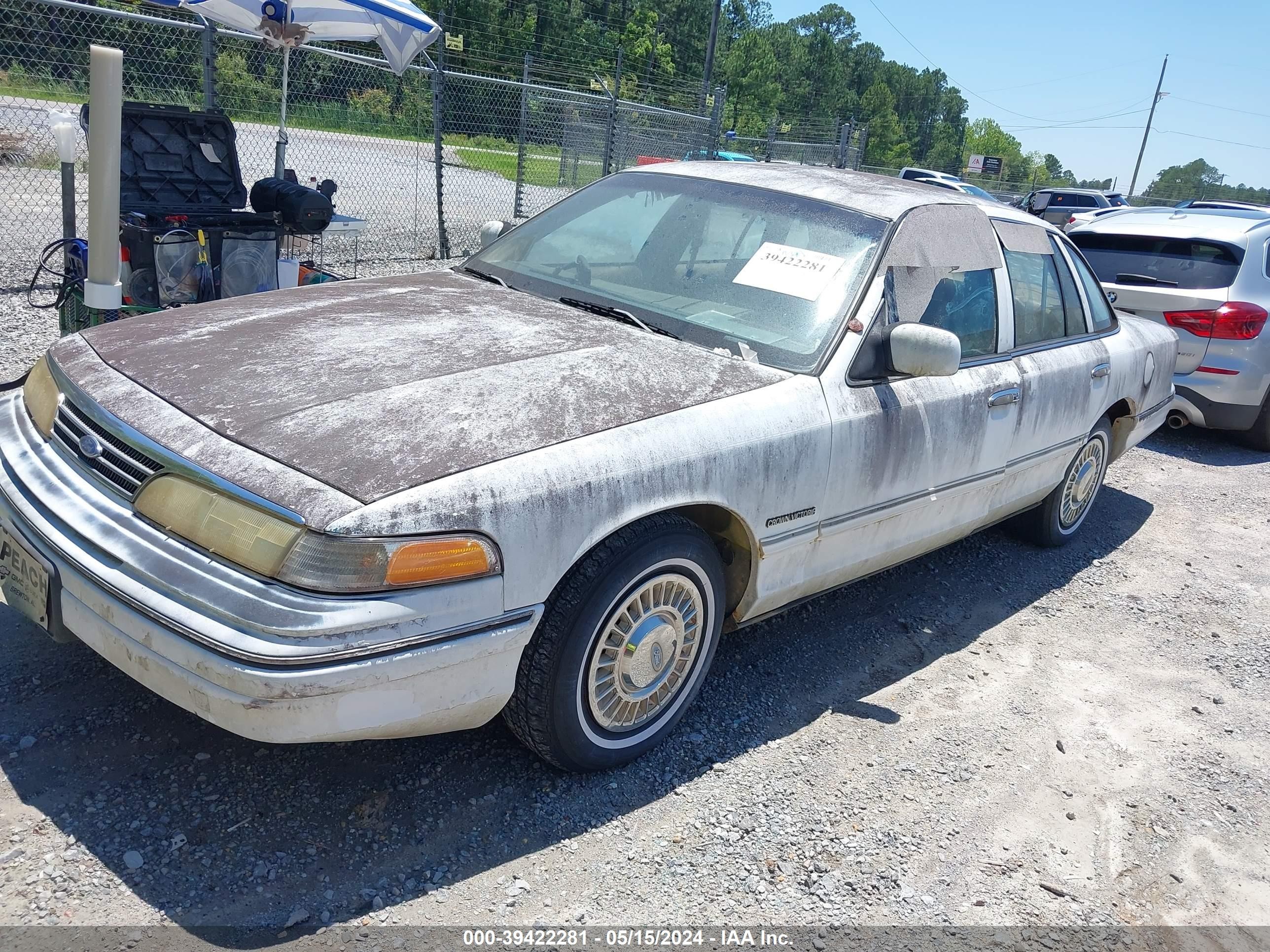 Photo 1 VIN: 2FALP71WXPX171876 - FORD CROWN VICTORIA 