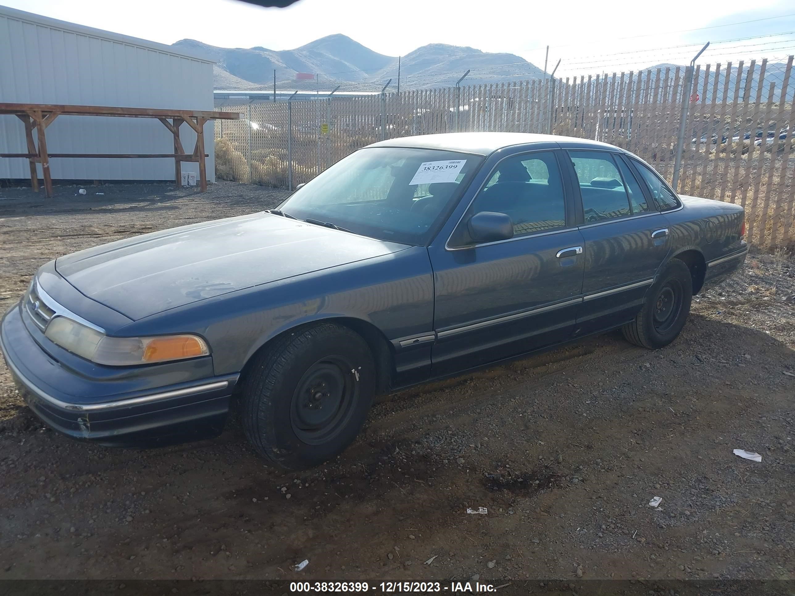 Photo 1 VIN: 2FALP73W0TX109362 - FORD CROWN VICTORIA 