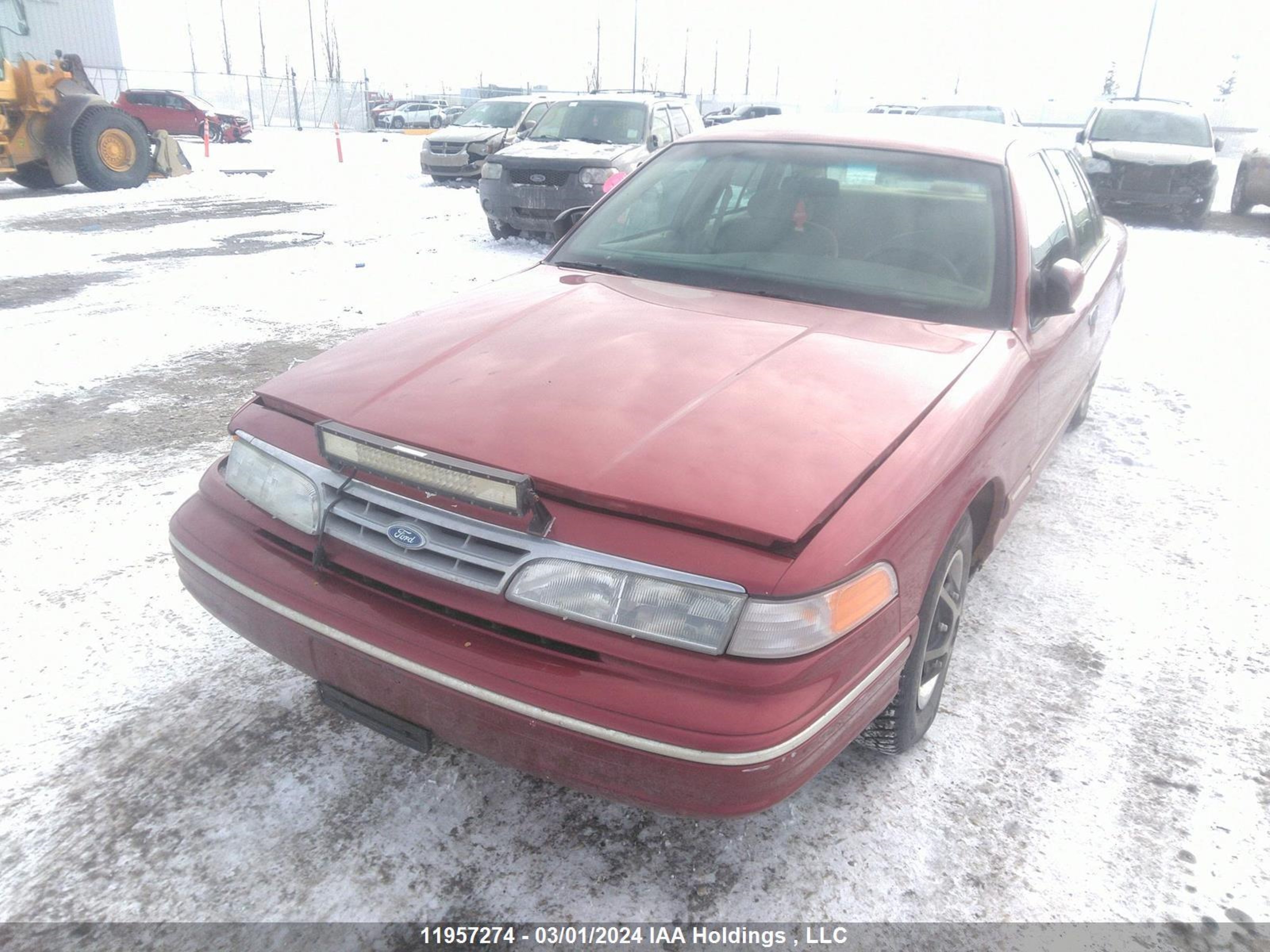 Photo 1 VIN: 2FALP73W2VX132600 - FORD CROWN VICTORIA 