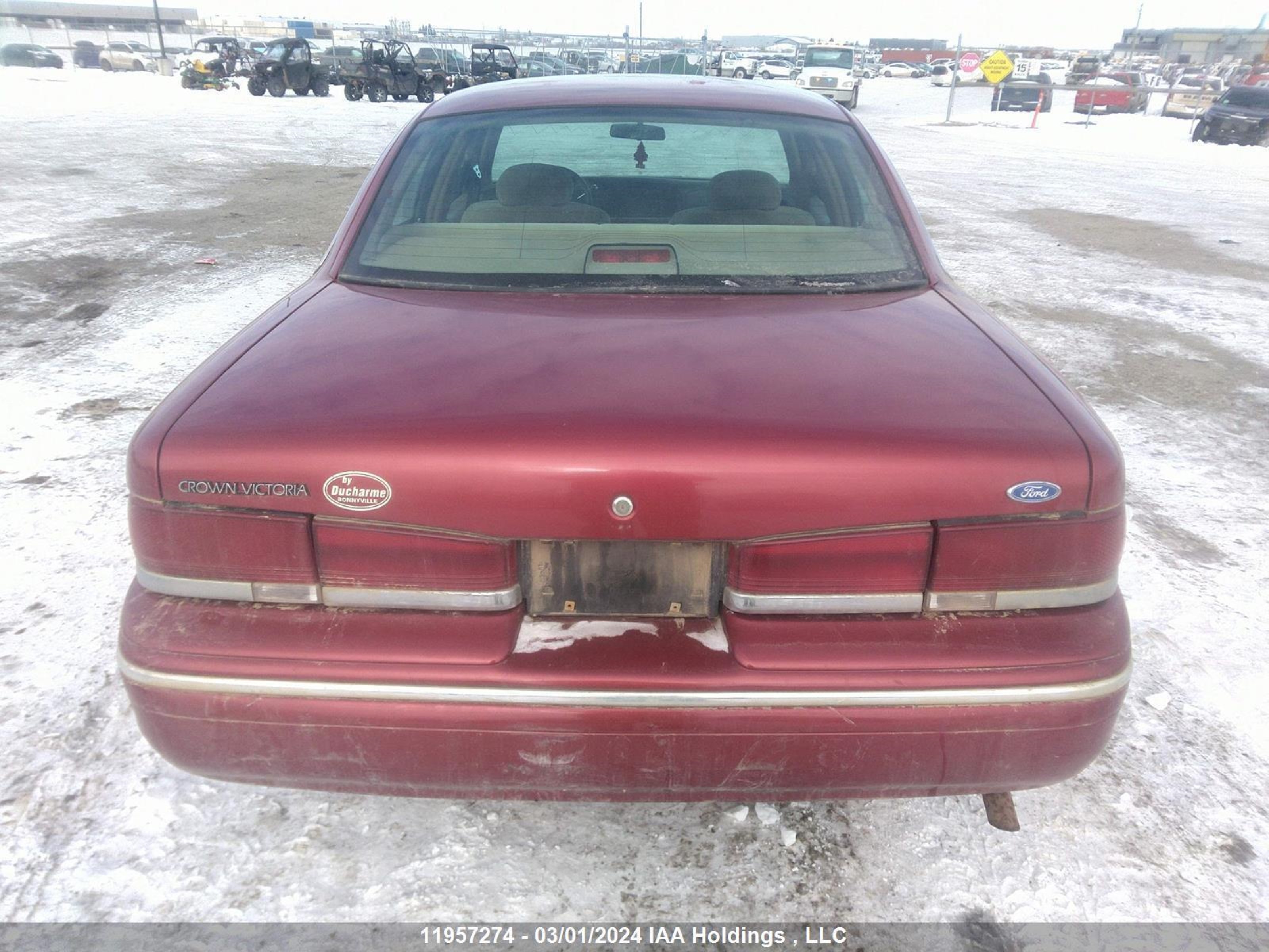 Photo 16 VIN: 2FALP73W2VX132600 - FORD CROWN VICTORIA 