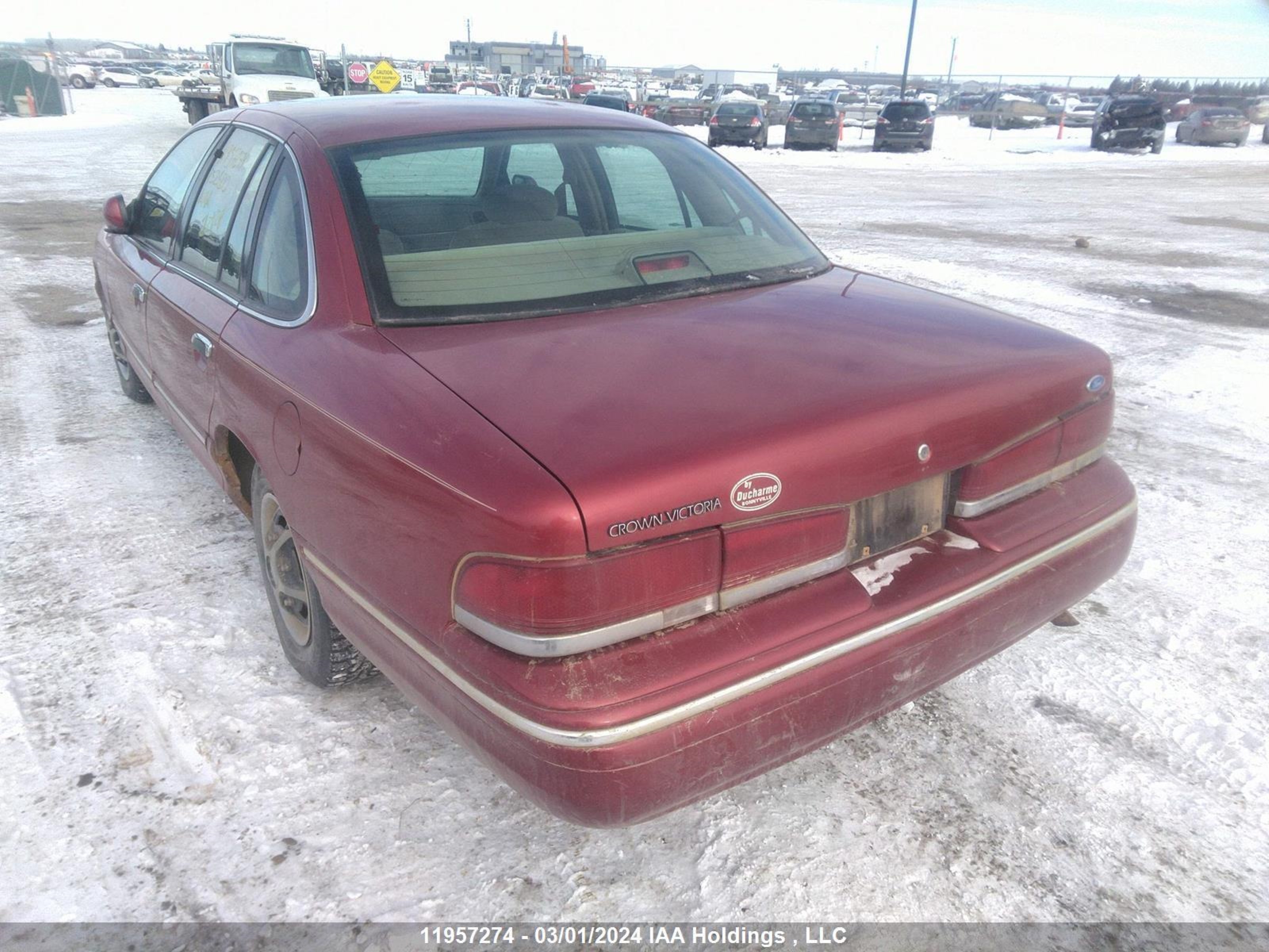 Photo 2 VIN: 2FALP73W2VX132600 - FORD CROWN VICTORIA 