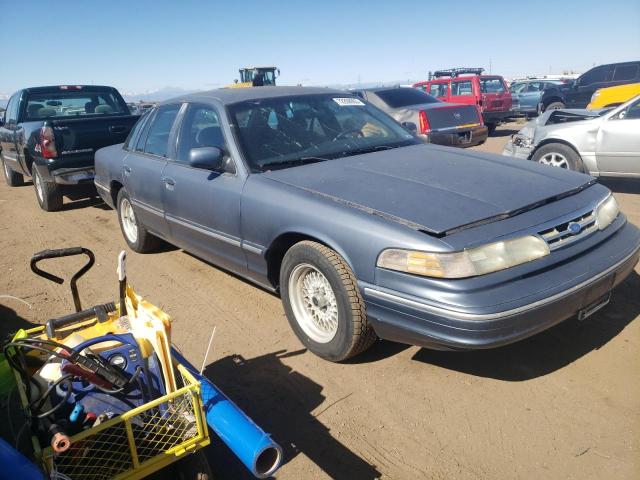 Photo 3 VIN: 2FALP73W4TX185456 - FORD CROWN VIC 