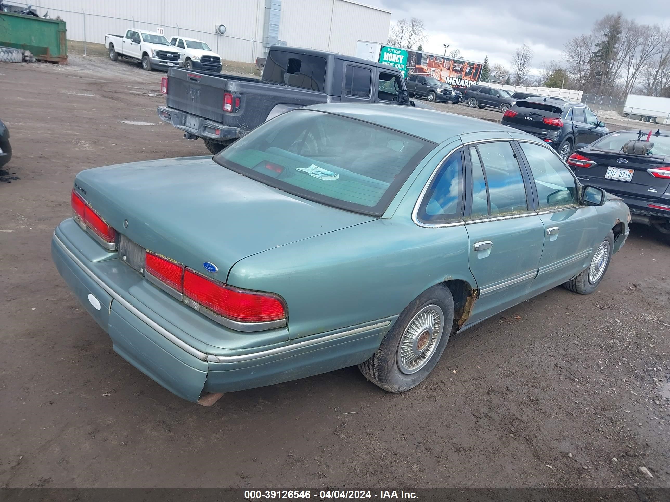 Photo 3 VIN: 2FALP73W4VX175481 - FORD CROWN VICTORIA 