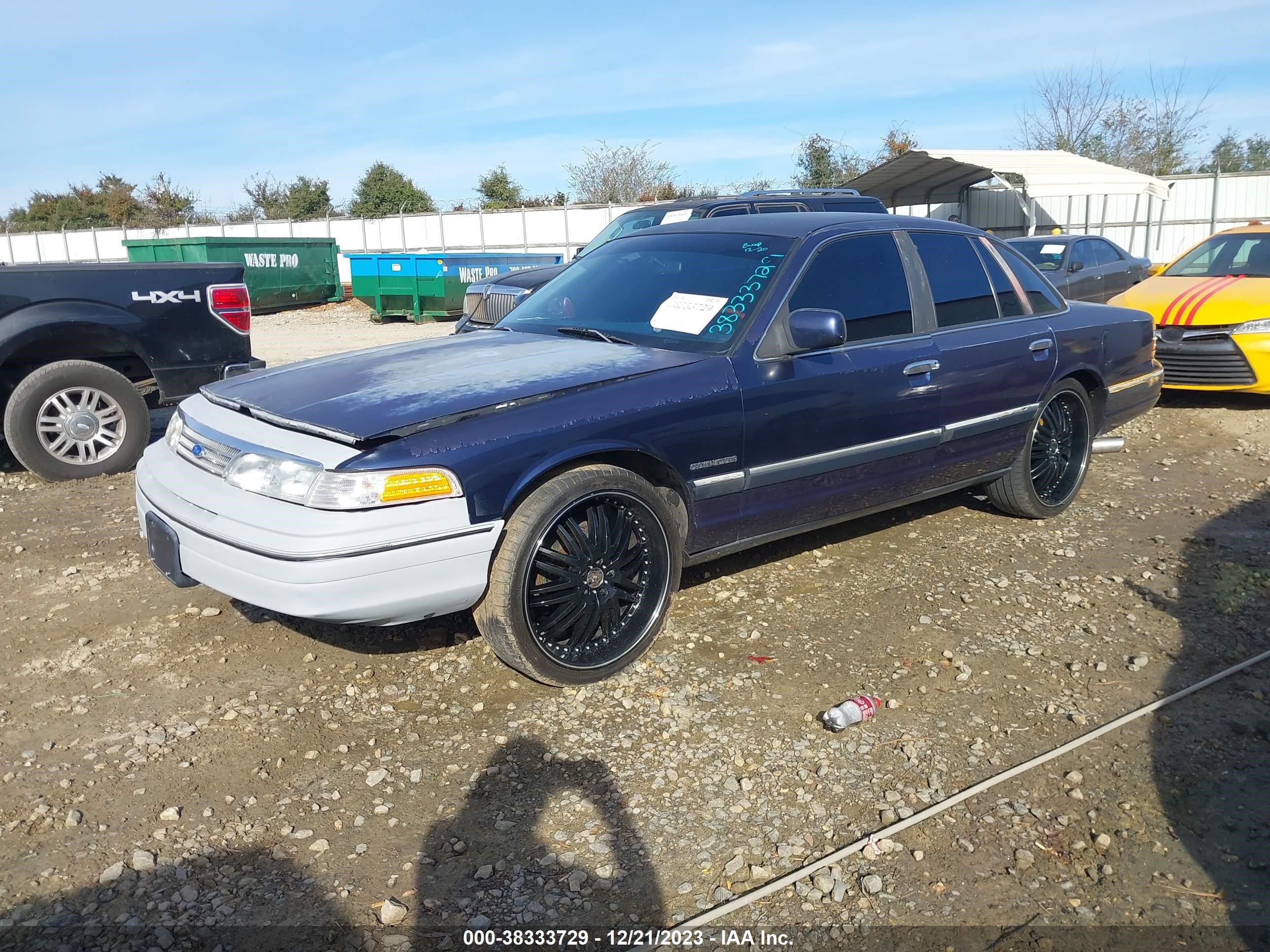 Photo 1 VIN: 2FALP73W5RX130409 - FORD CROWN VICTORIA 