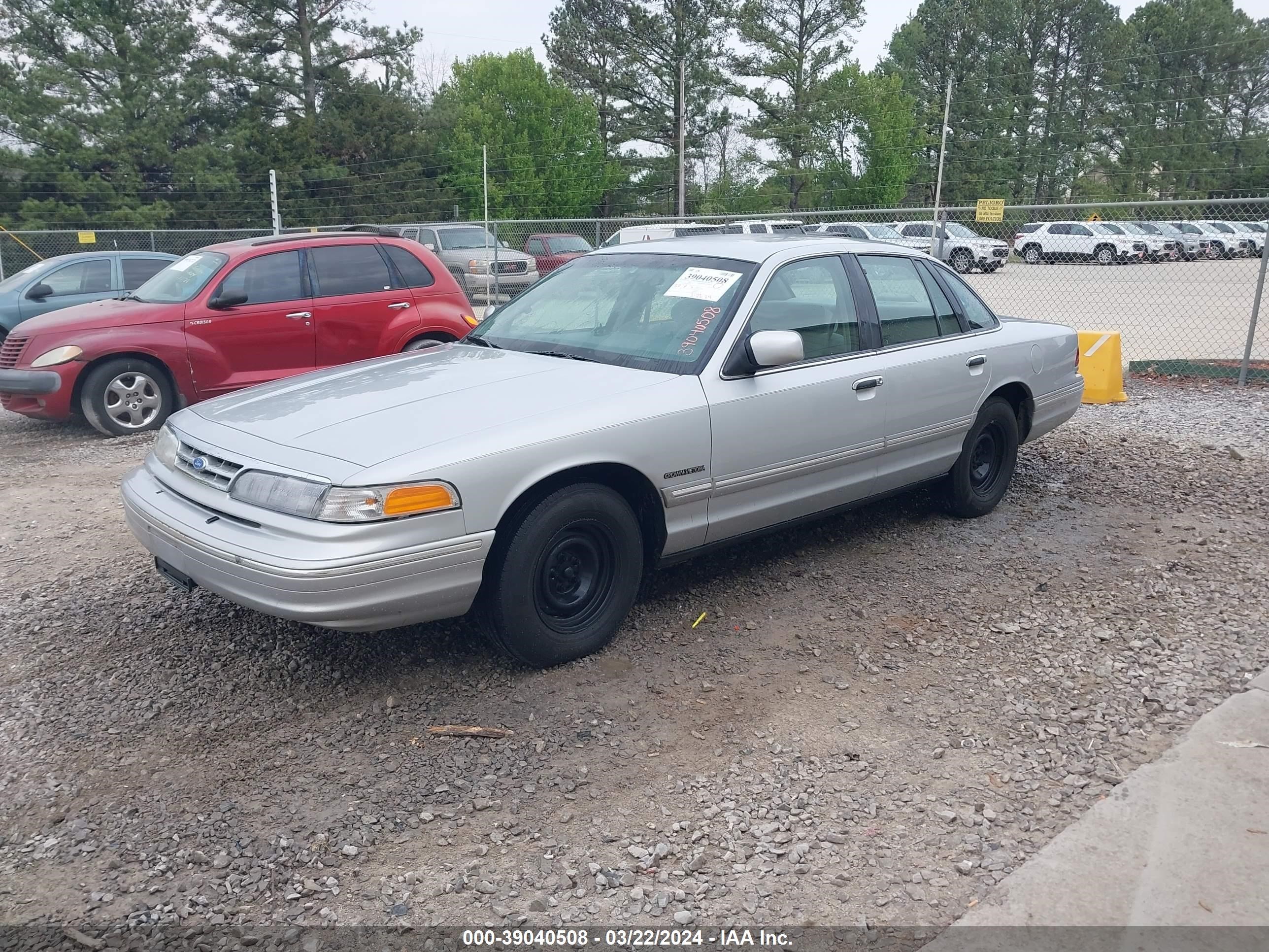 Photo 1 VIN: 2FALP73W5SX126916 - FORD CROWN VICTORIA 