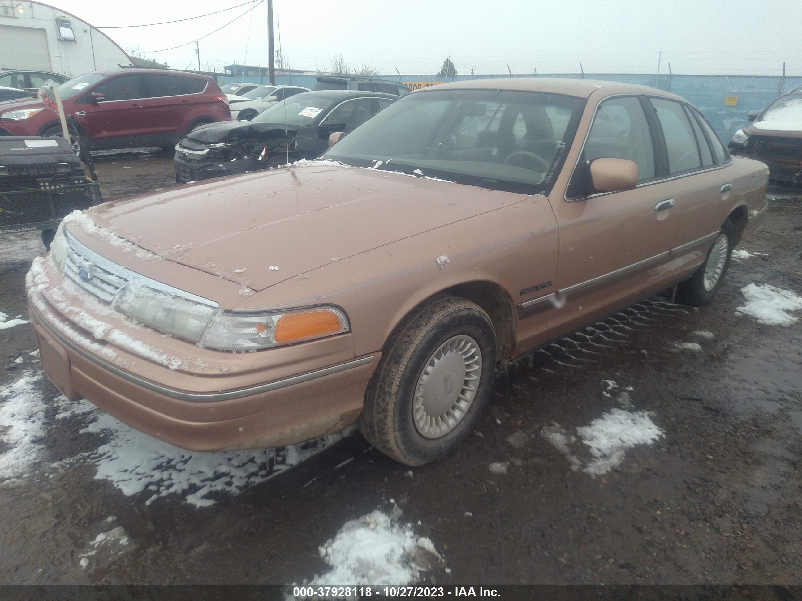 Photo 1 VIN: 2FALP73WXRX127473 - FORD CROWN VICTORIA 