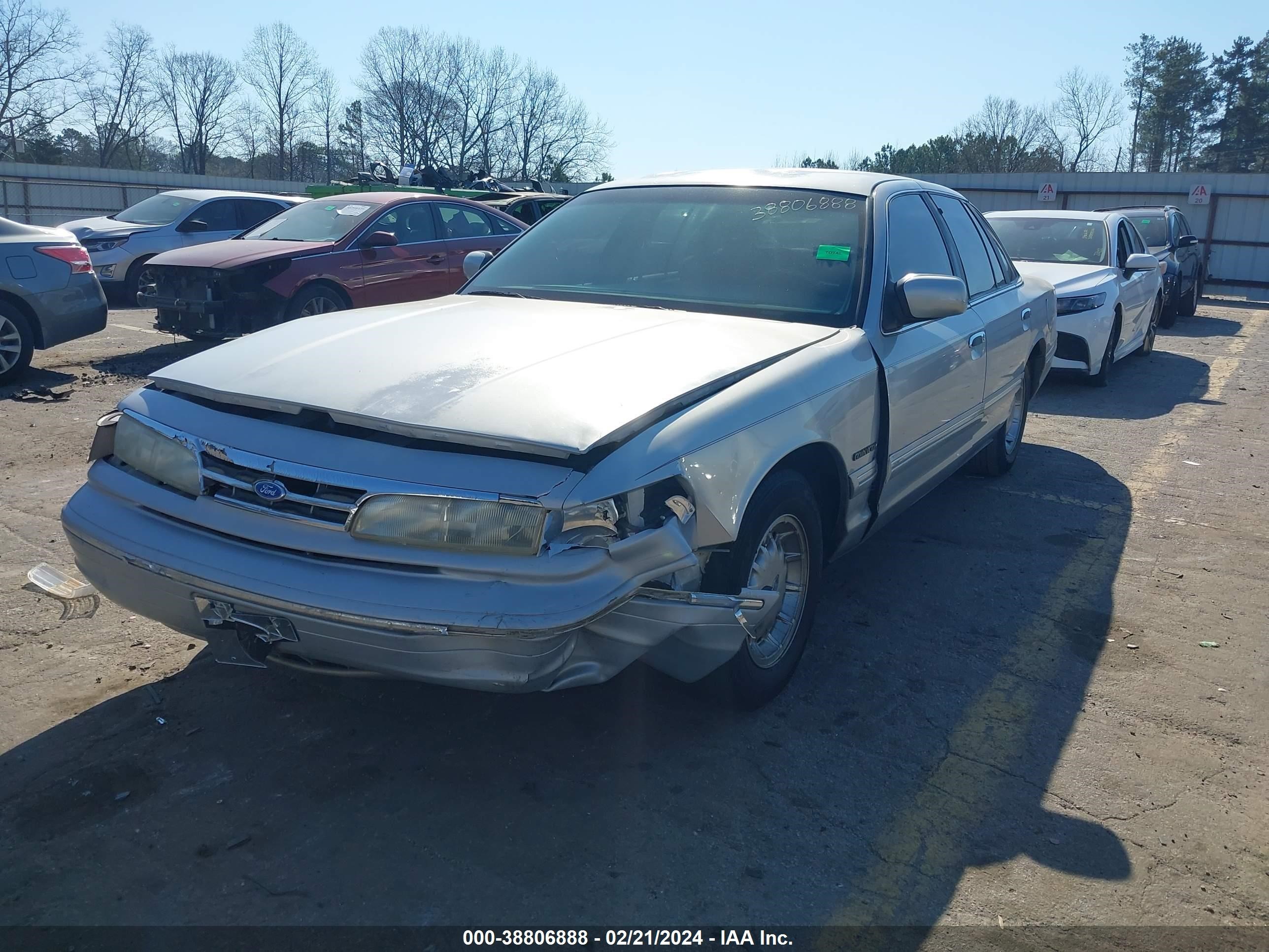 Photo 1 VIN: 2FALP74W1SX140620 - FORD CROWN VICTORIA 