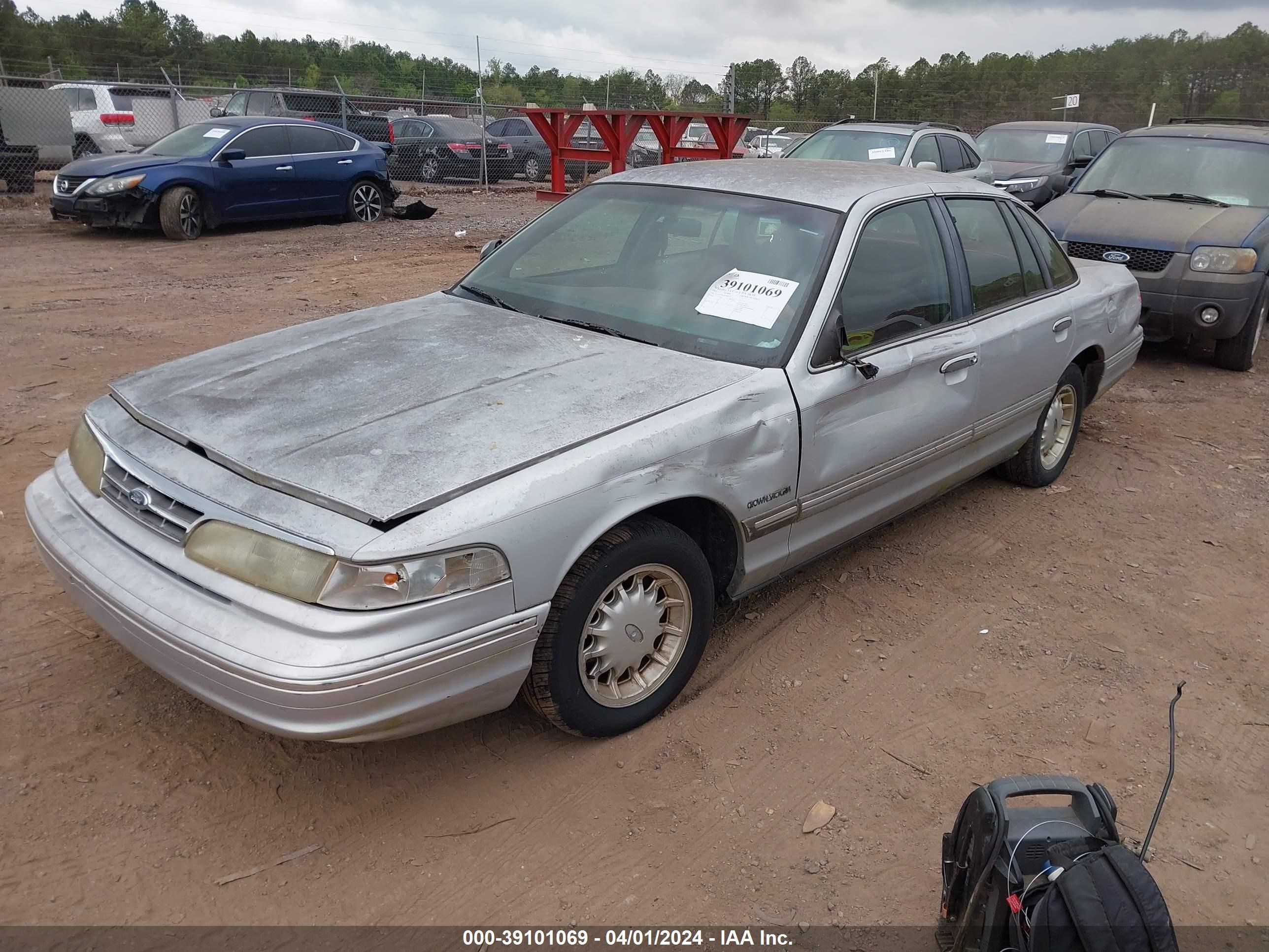 Photo 1 VIN: 2FALP74W2SX188210 - FORD CROWN VICTORIA 