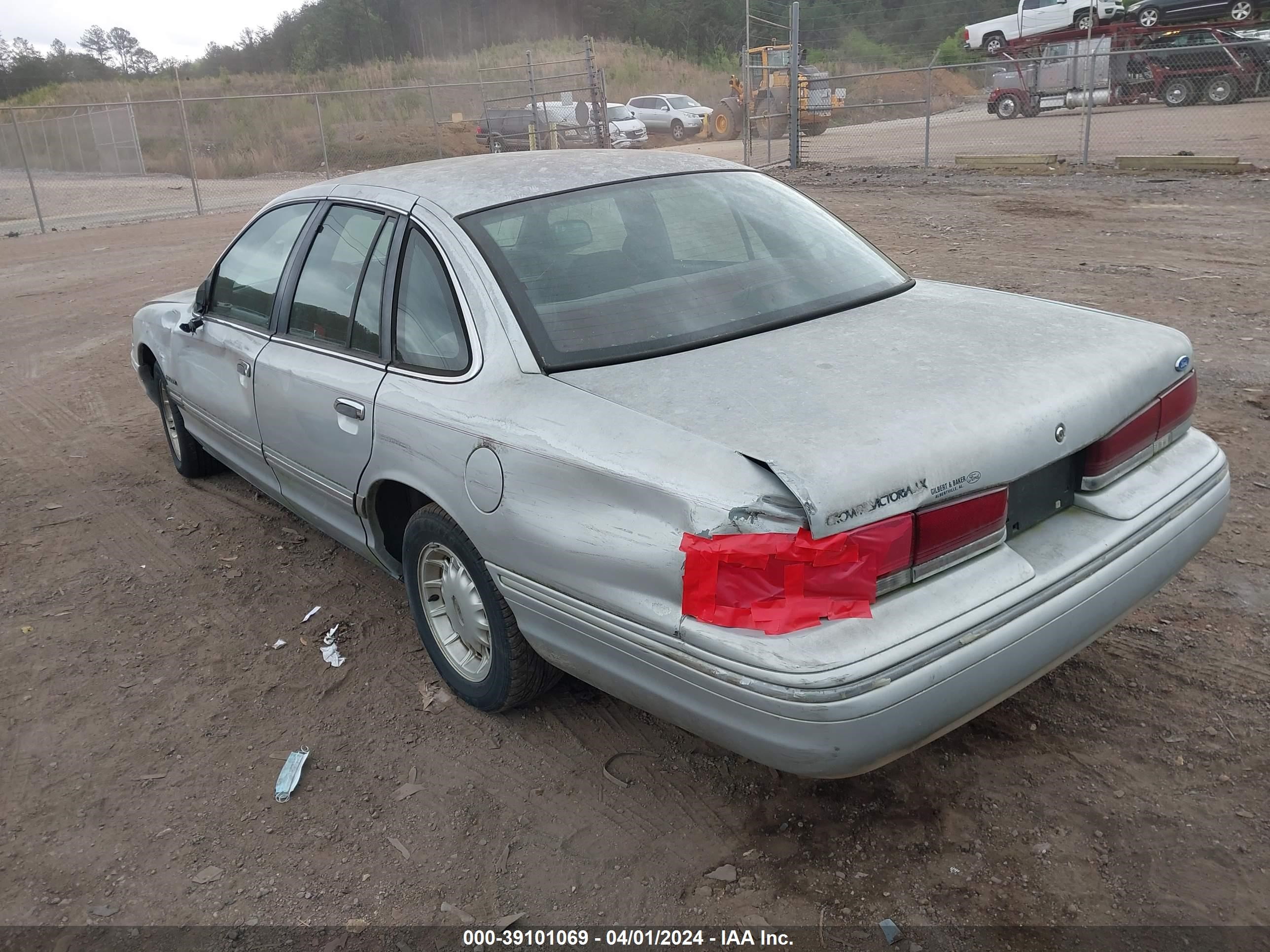 Photo 2 VIN: 2FALP74W2SX188210 - FORD CROWN VICTORIA 