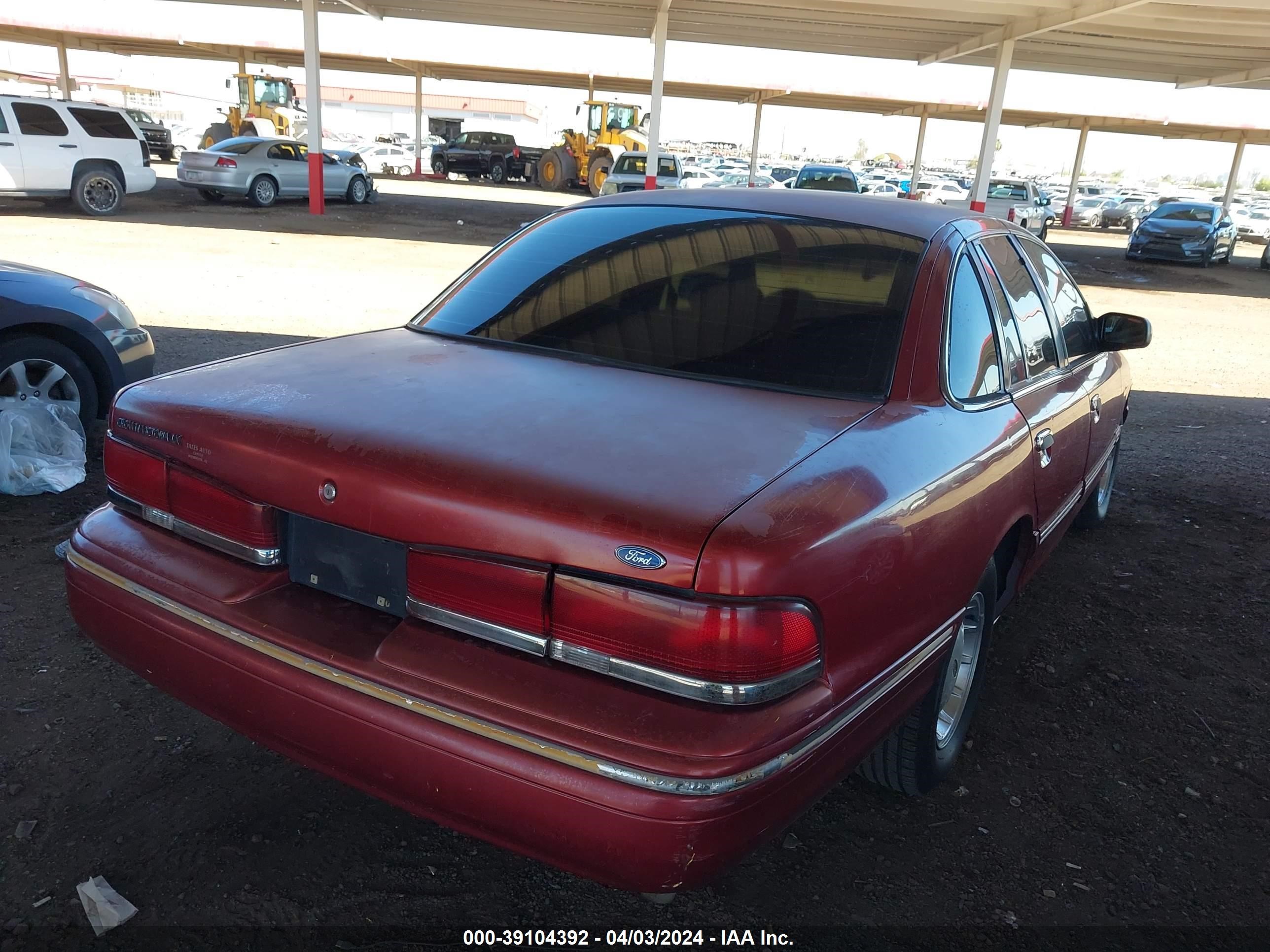 Photo 3 VIN: 2FALP74W3VX109440 - FORD CROWN VICTORIA 