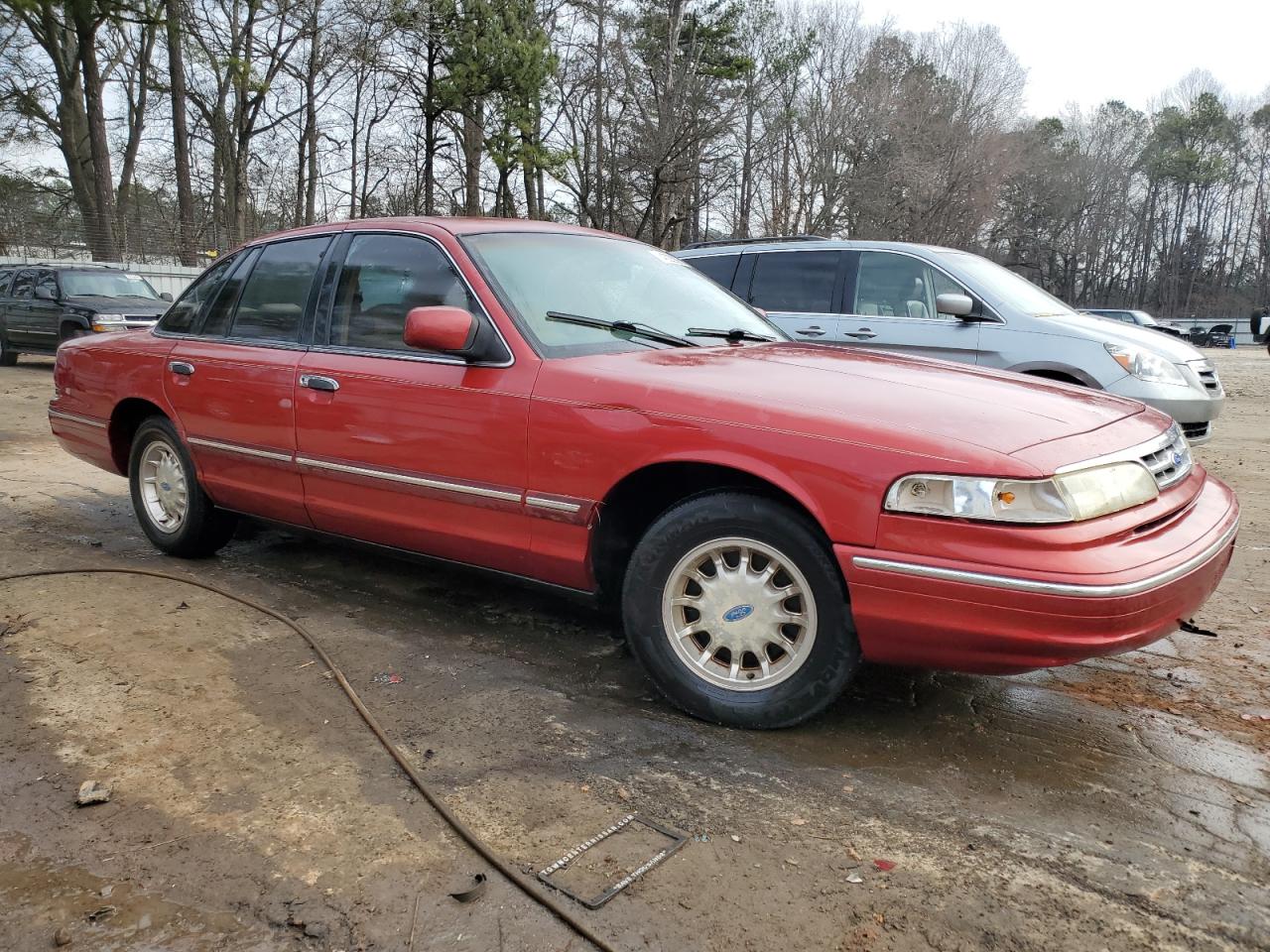 Photo 3 VIN: 2FALP74W3VX154961 - FORD CROWN VICTORIA 