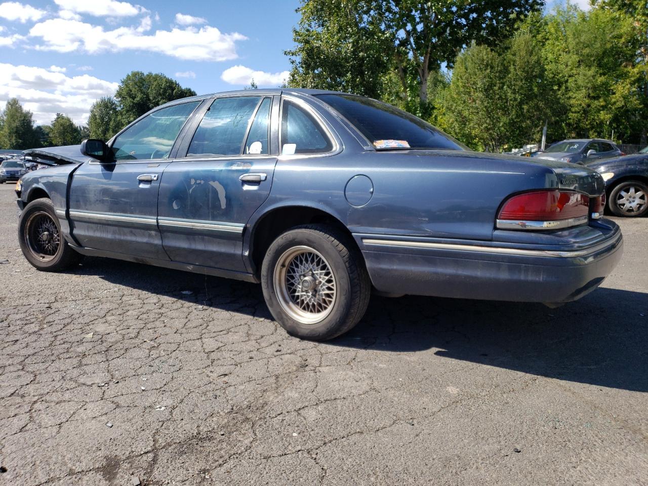 Photo 1 VIN: 2FALP74W5VX132038 - FORD CROWN VICTORIA 