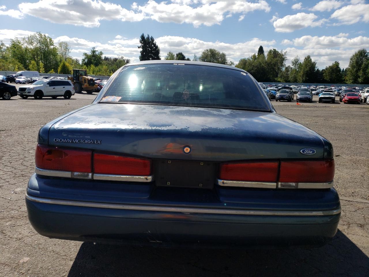 Photo 5 VIN: 2FALP74W5VX132038 - FORD CROWN VICTORIA 