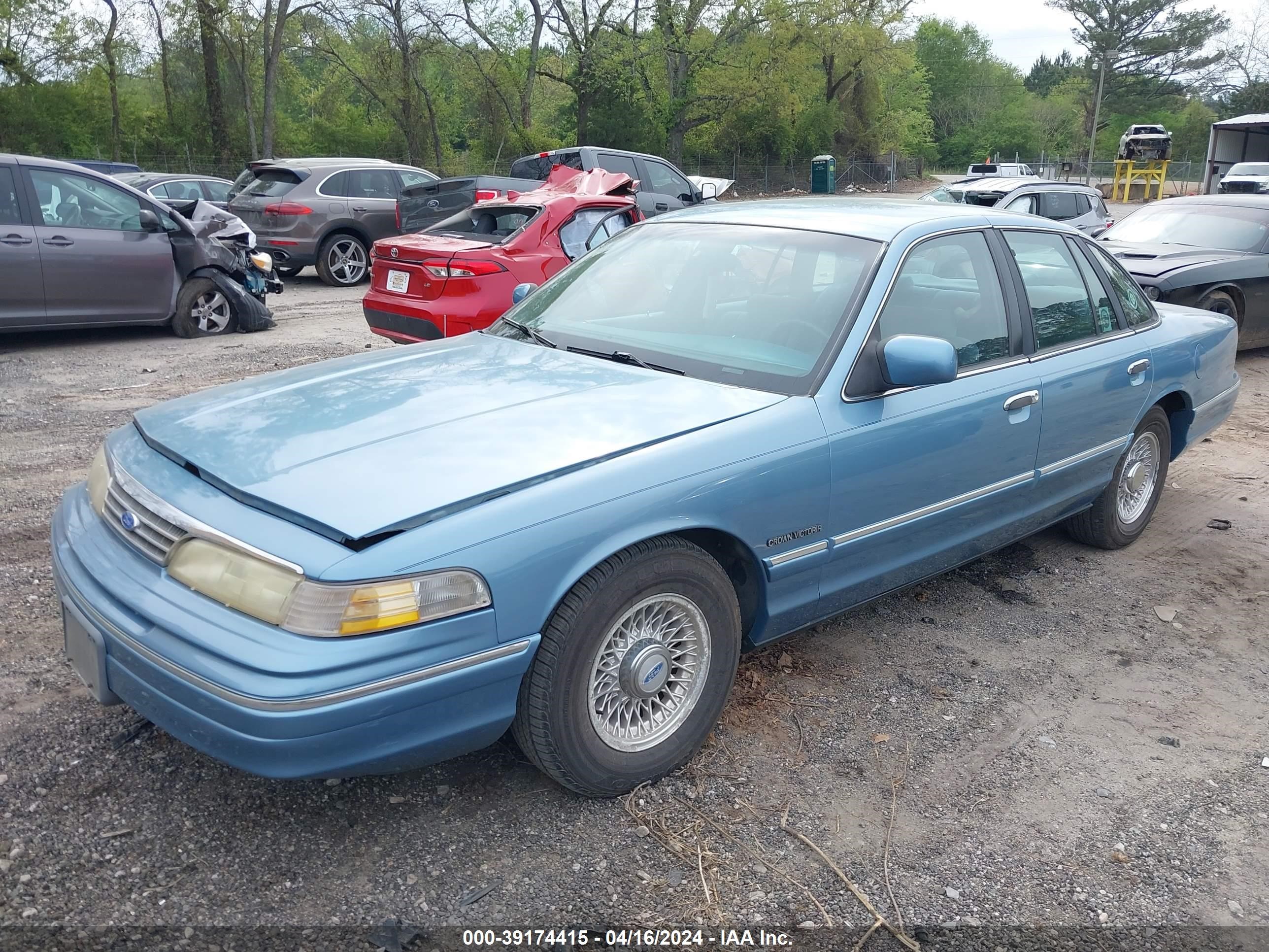 Photo 1 VIN: 2FALP74W6RX175485 - FORD CROWN VICTORIA 