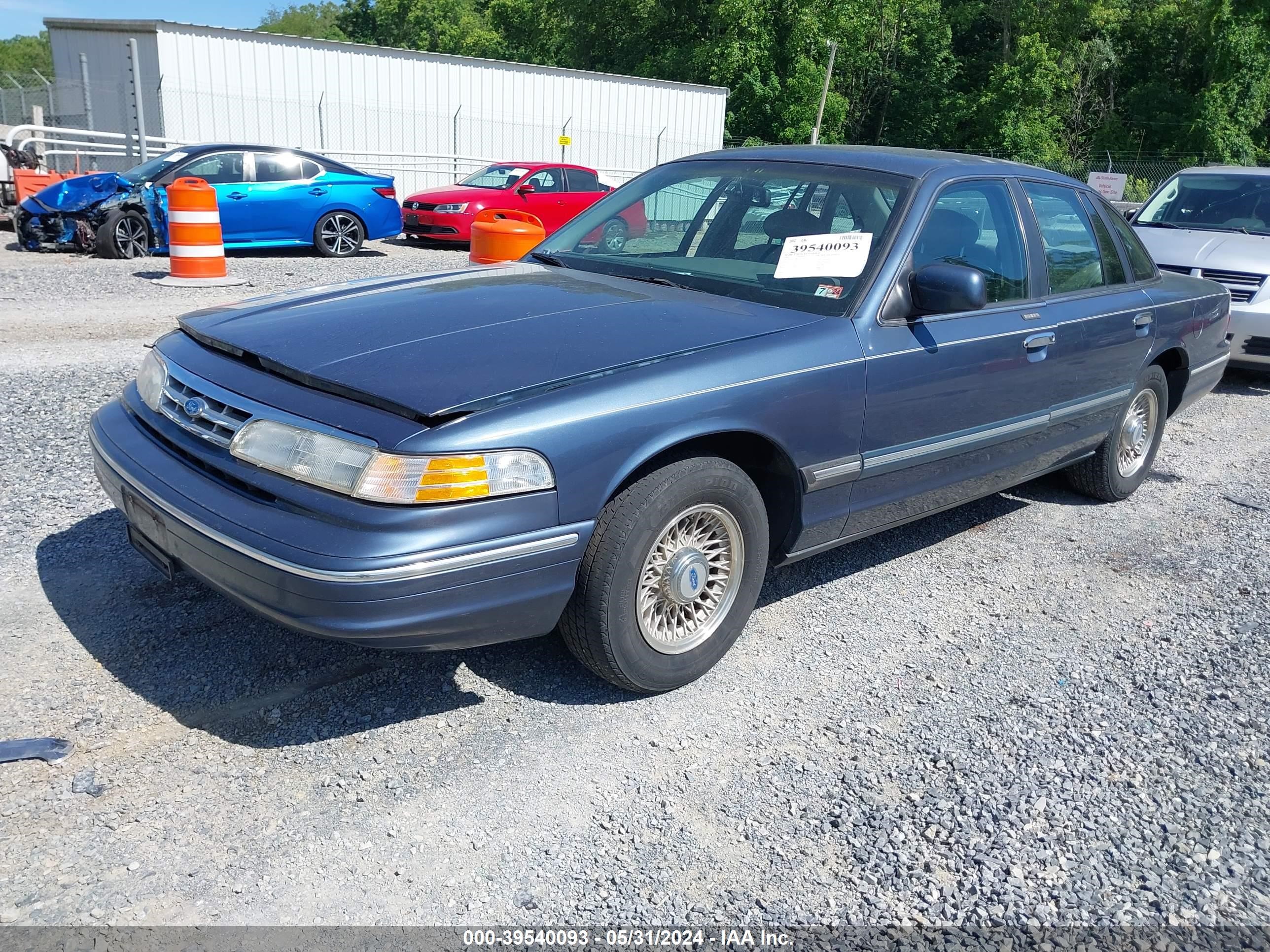 Photo 1 VIN: 2FALP74W7VX114429 - FORD CROWN VICTORIA 