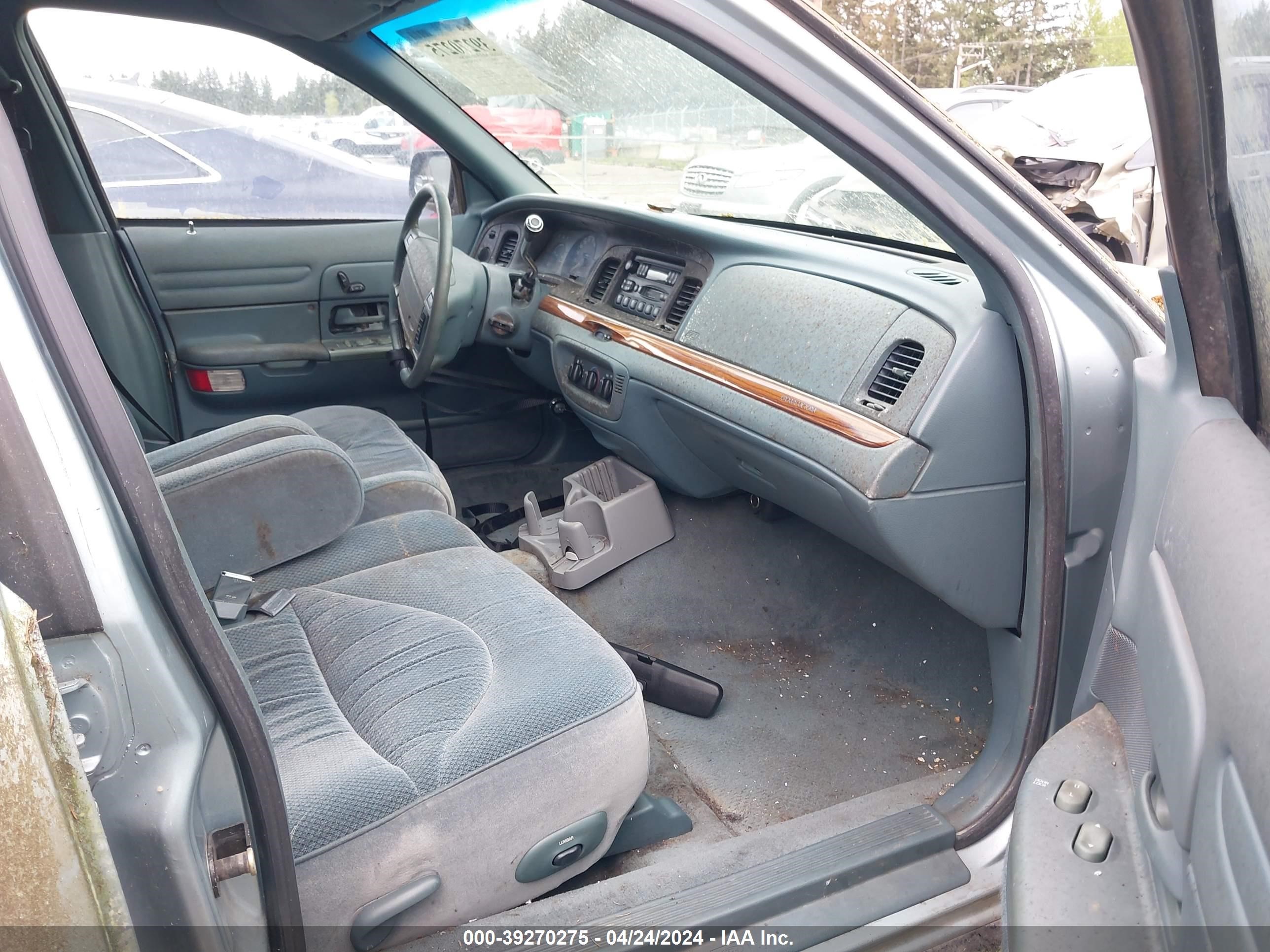 Photo 4 VIN: 2FALP74W8SX145202 - FORD CROWN VICTORIA 