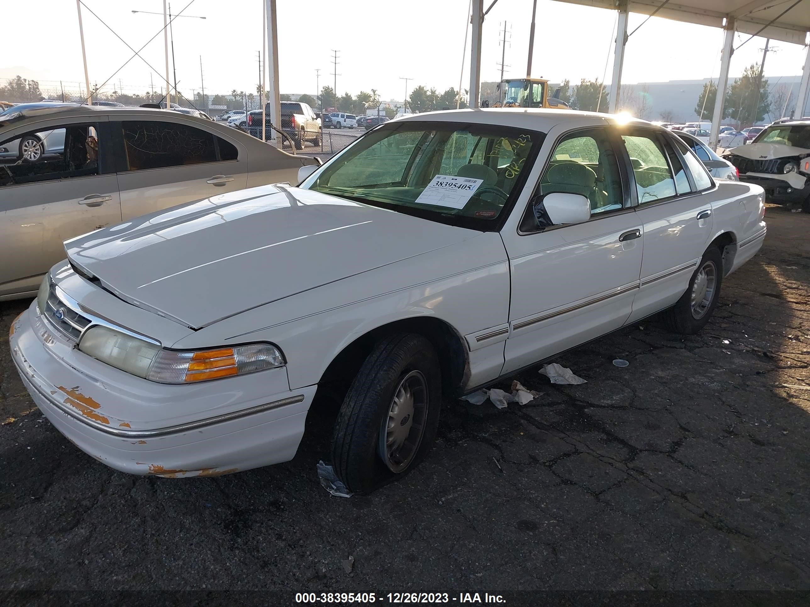 Photo 1 VIN: 2FALP74W9TX200144 - FORD CROWN VICTORIA 