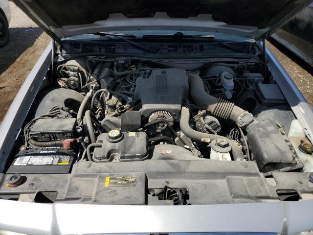 Photo 10 VIN: 2FDFP74W84X142786 - FORD CROWN VICT 