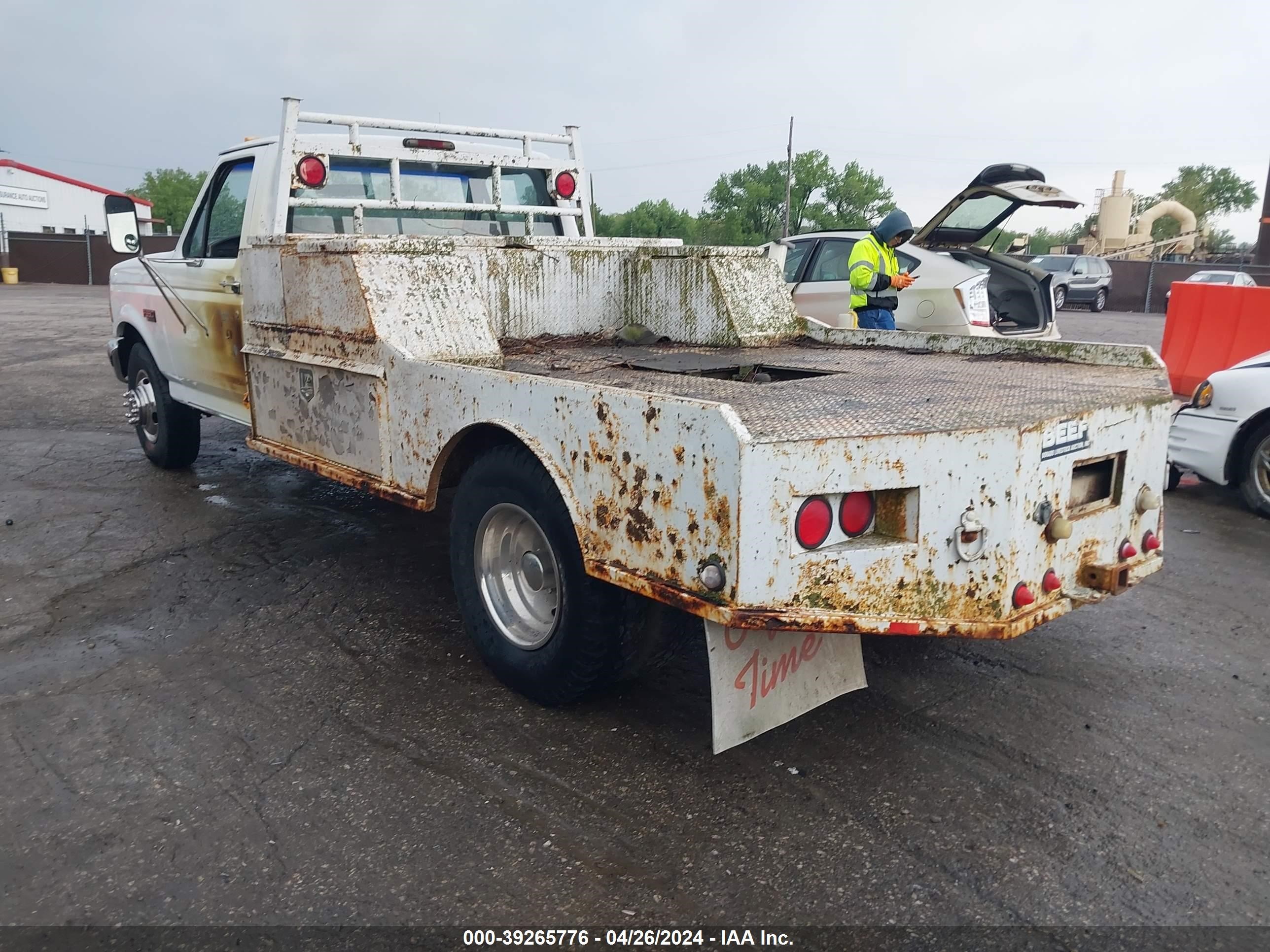 Photo 2 VIN: 2FDKF37F9TCA59656 - FORD F350 