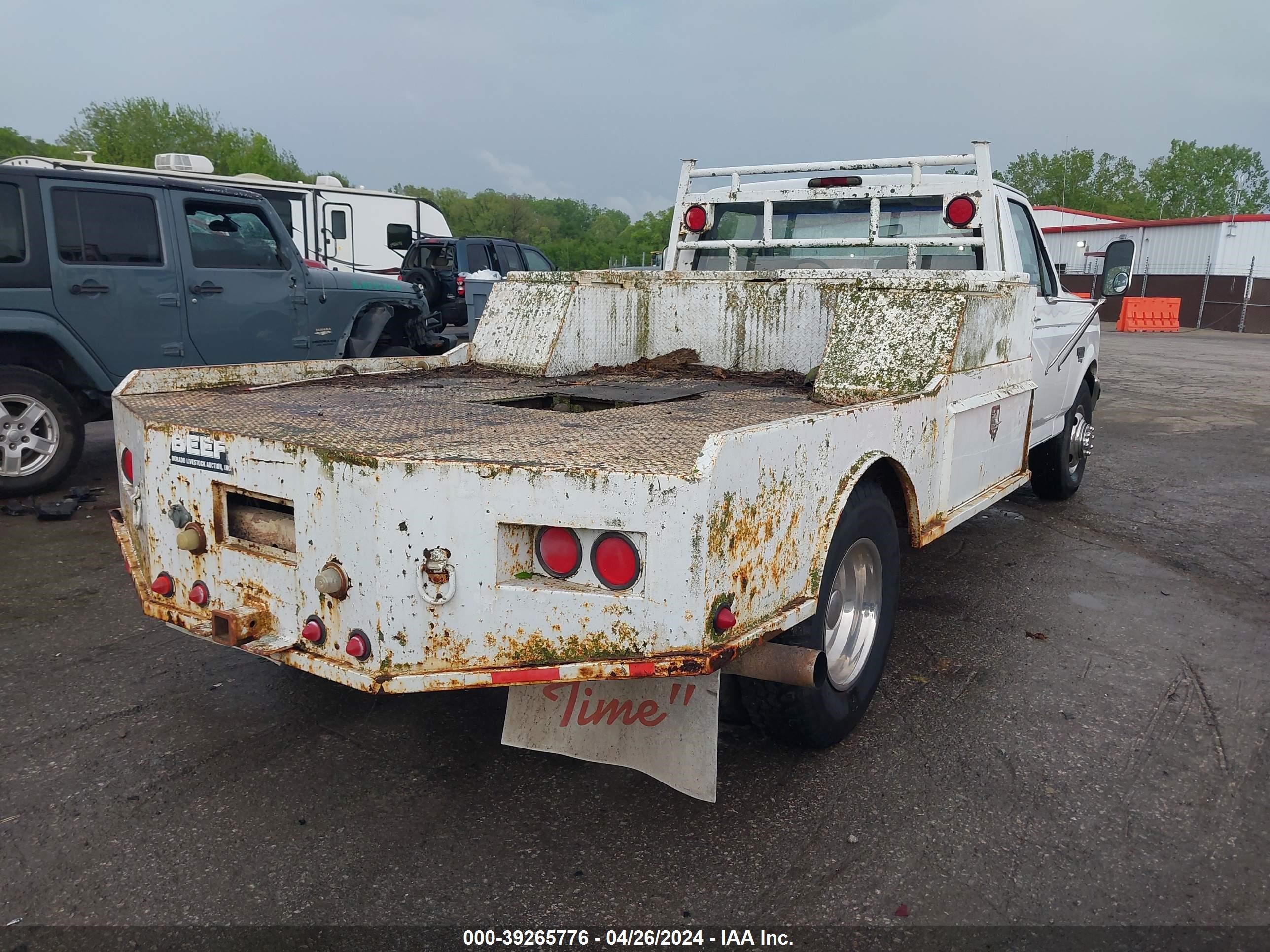 Photo 3 VIN: 2FDKF37F9TCA59656 - FORD F350 