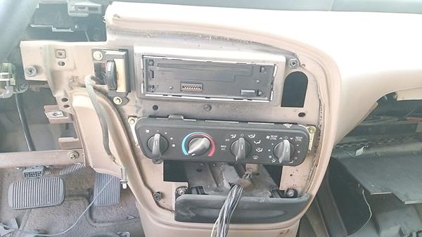 Photo 14 VIN: 2FMDA5141WBB31048 - FORD WINDSTAR 