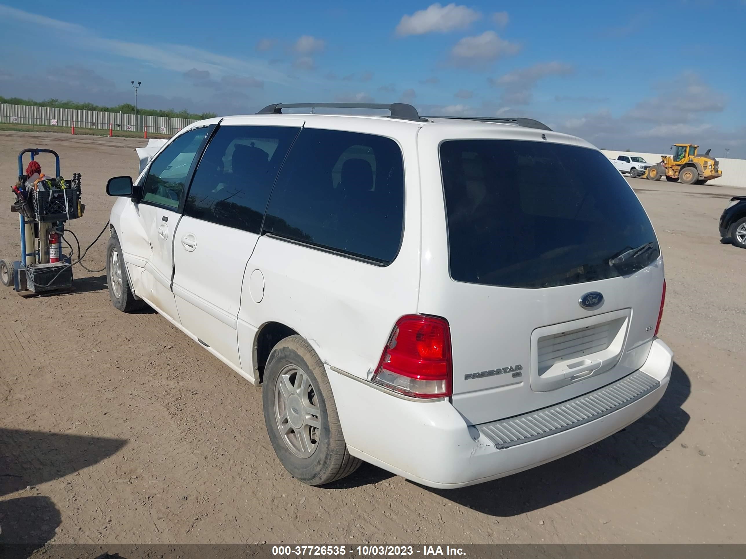 Photo 2 VIN: 2FMDA52246BA61459 - FORD FREESTAR 