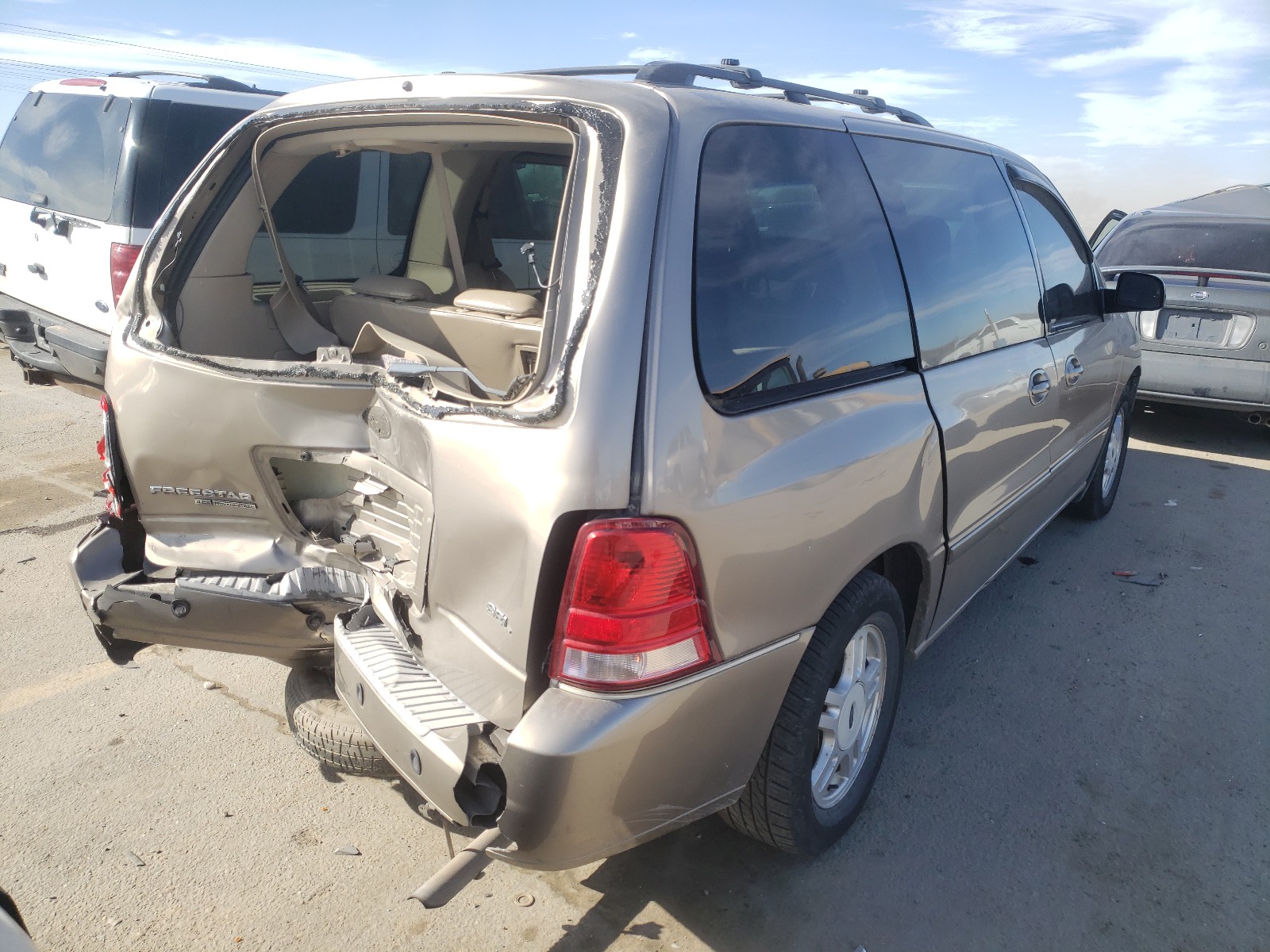 Photo 3 VIN: 2FMDA52294BA13033 - FORD FREESTAR S 