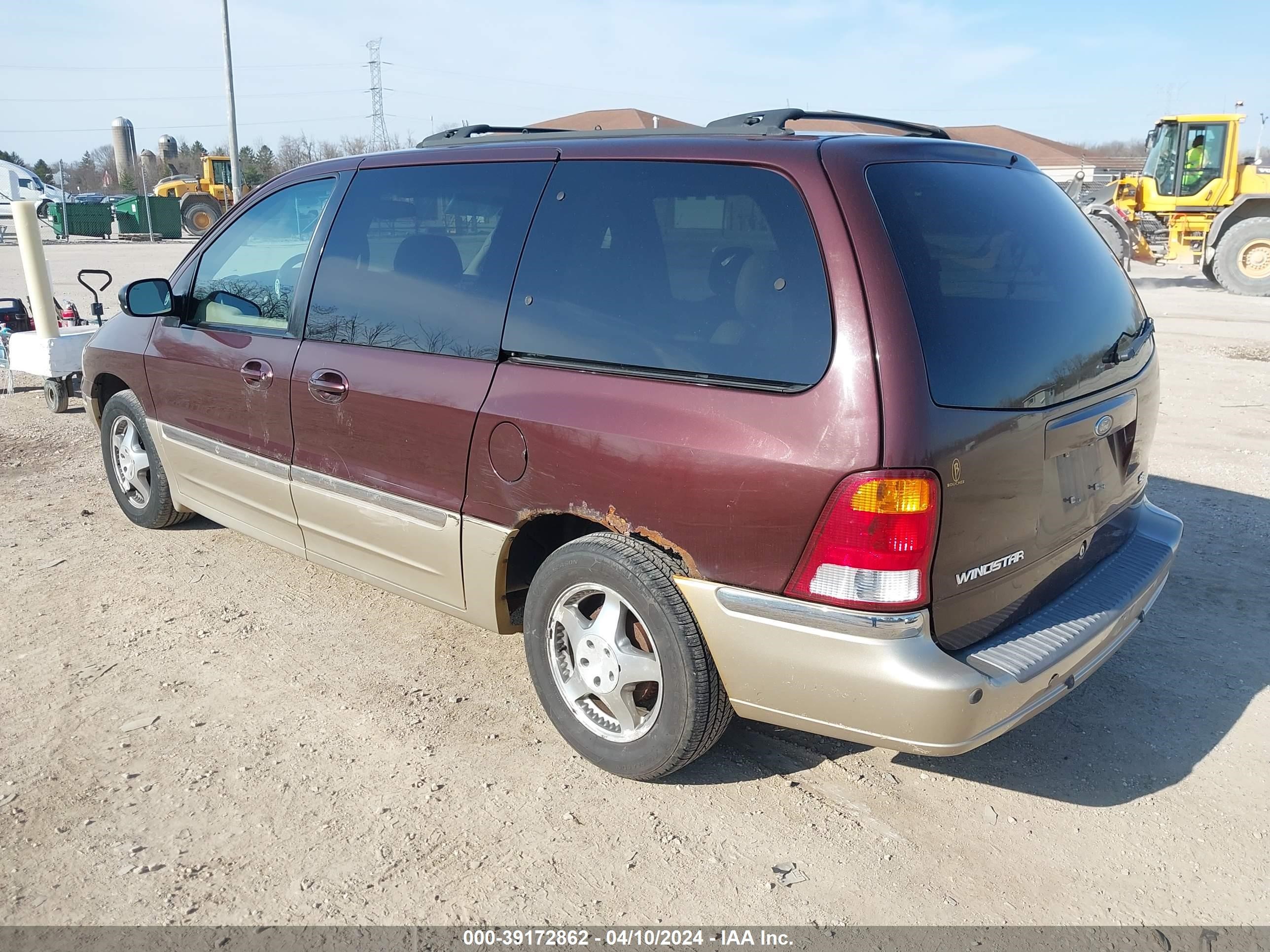 Photo 2 VIN: 2FMDA5343YBA09212 - FORD WINDSTAR 