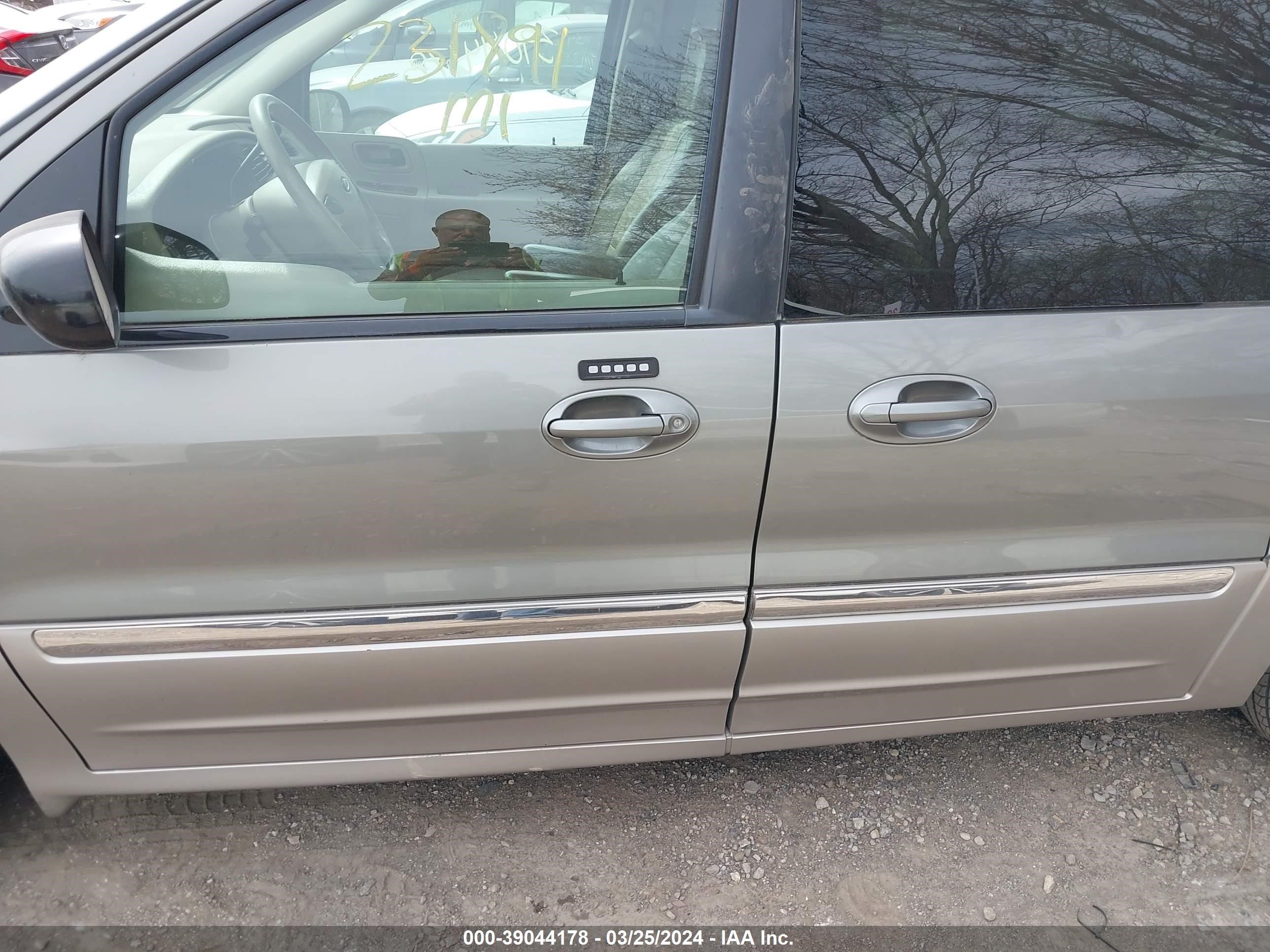 Photo 13 VIN: 2FMDA53483BA66241 - FORD WINDSTAR 